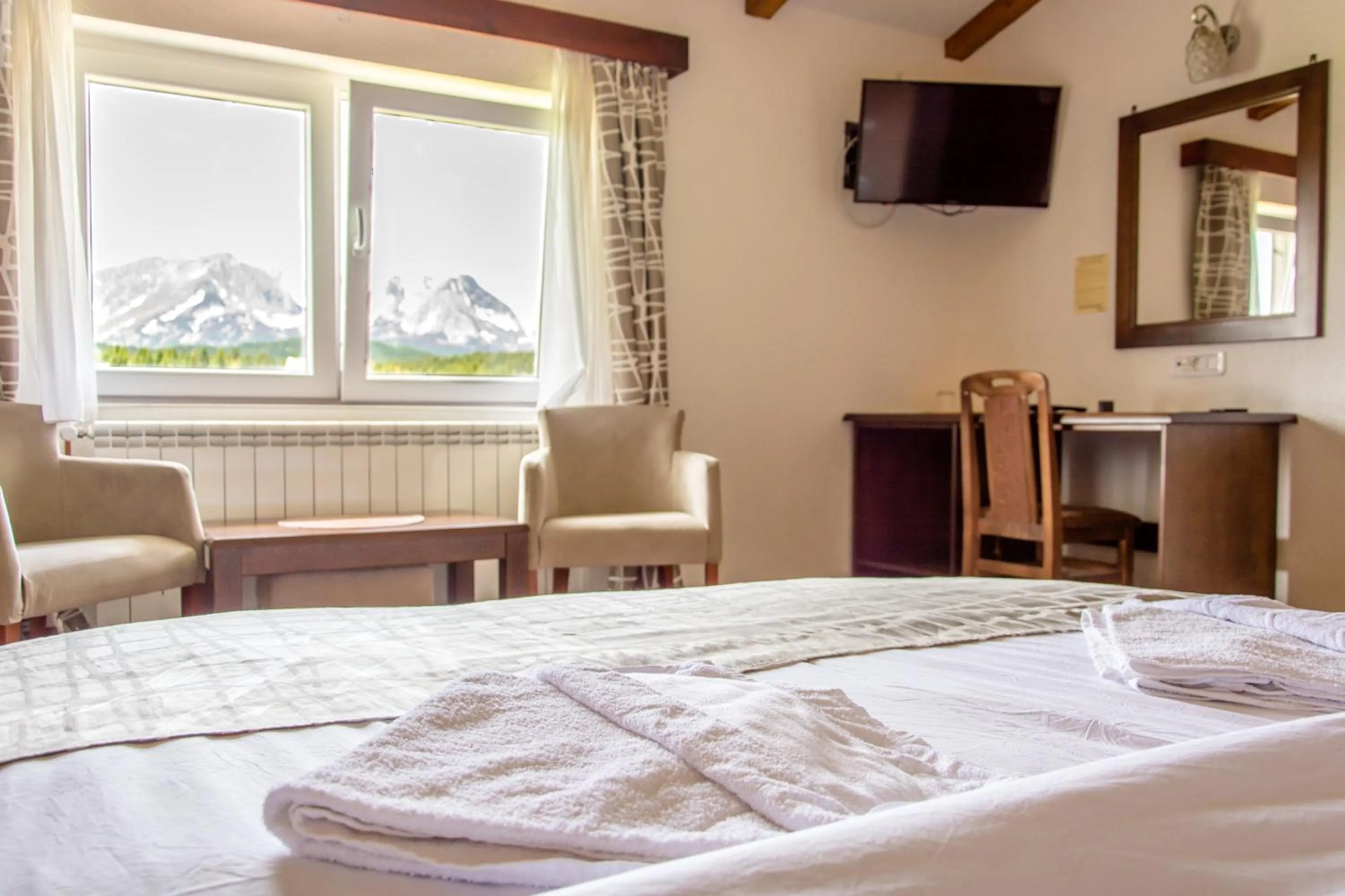 Bed in Hotel Zlatni bor