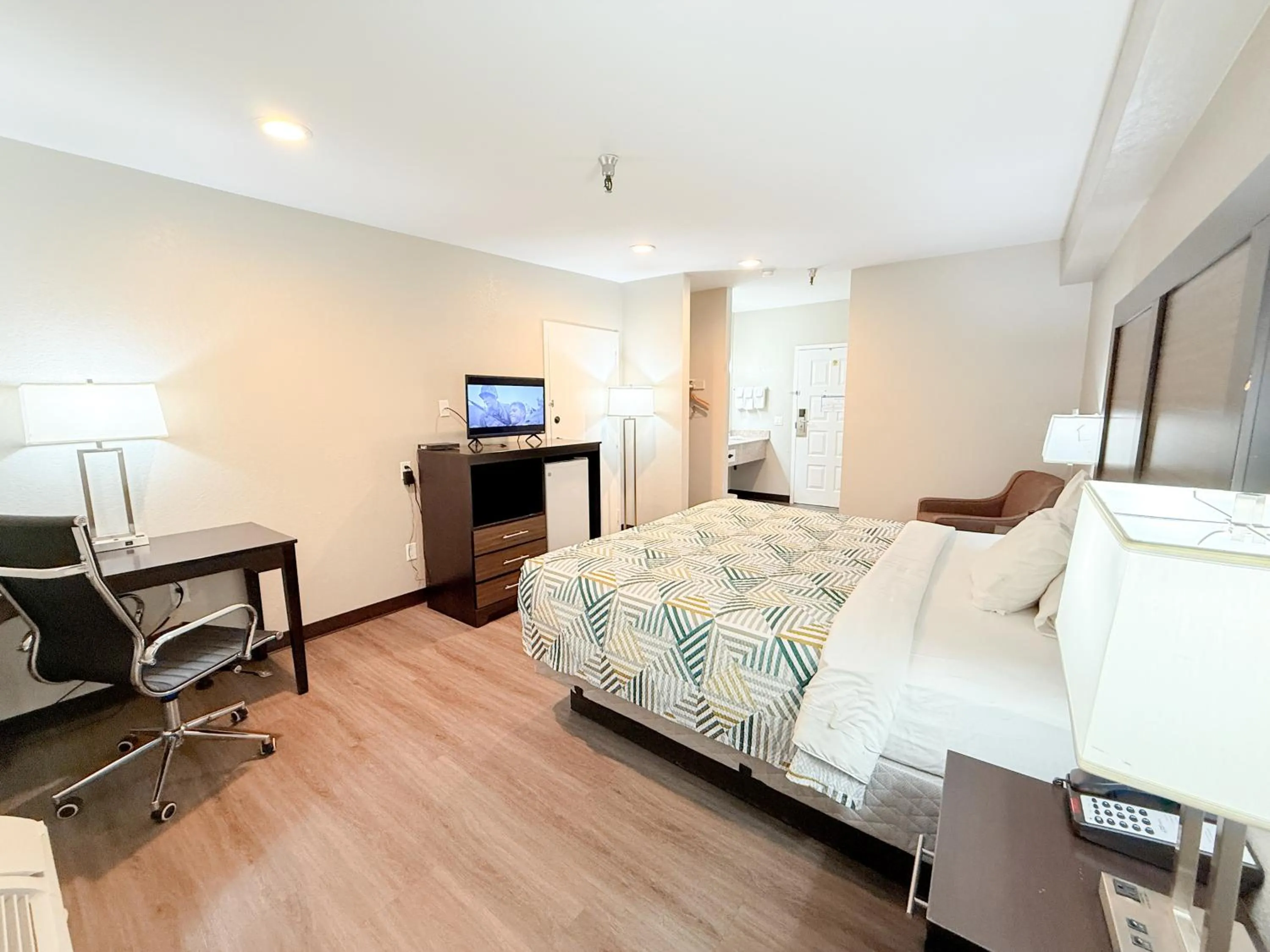 Bedroom, Bed in Studio 6 Suites Tucson, AZ Airport Kino Sports Complex