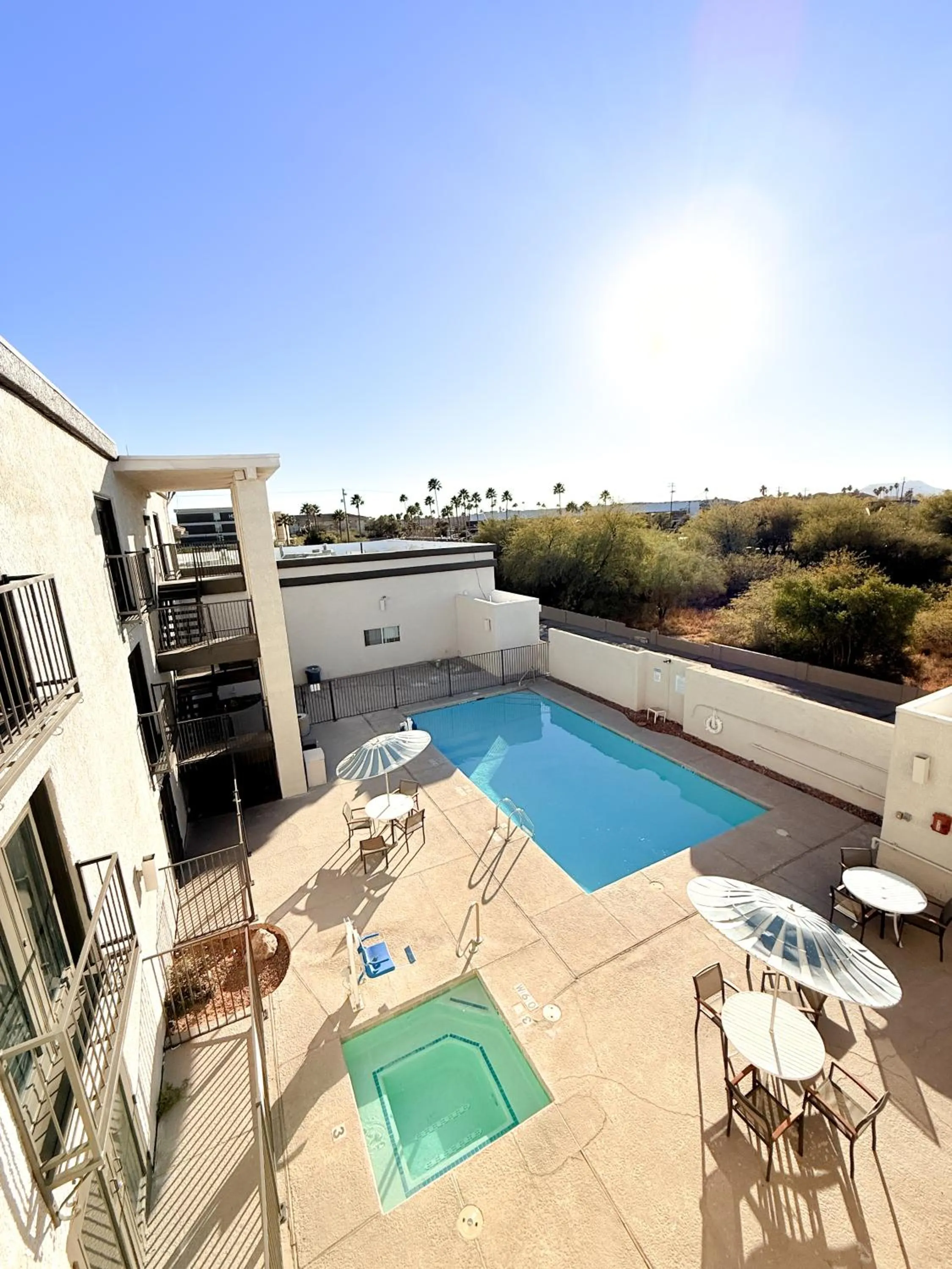 Swimming pool in Studio 6 Suites Tucson, AZ Airport Kino Sports Complex