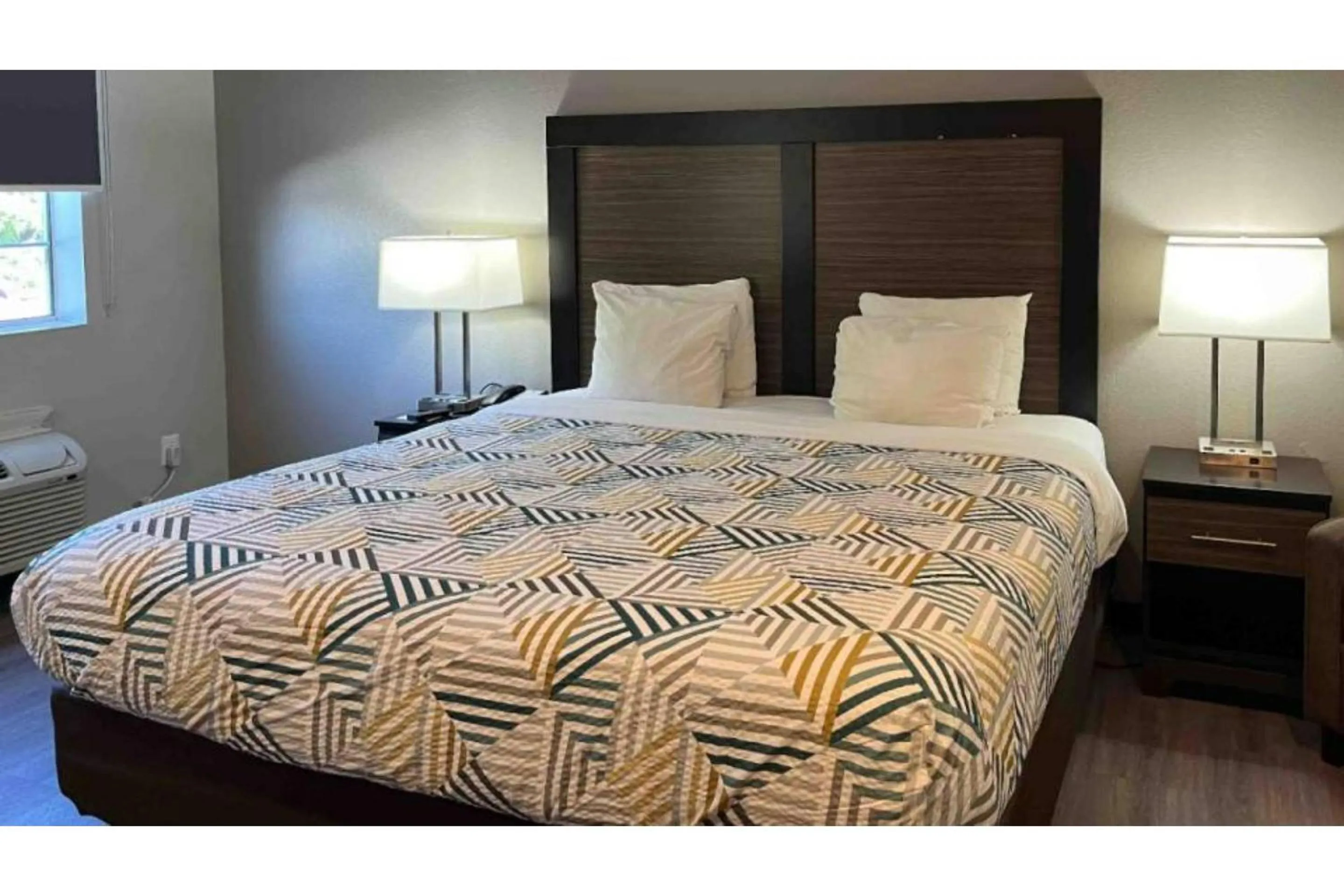 Bedroom, Bed in Studio 6 Suites Tucson, AZ Airport Kino Sports Complex