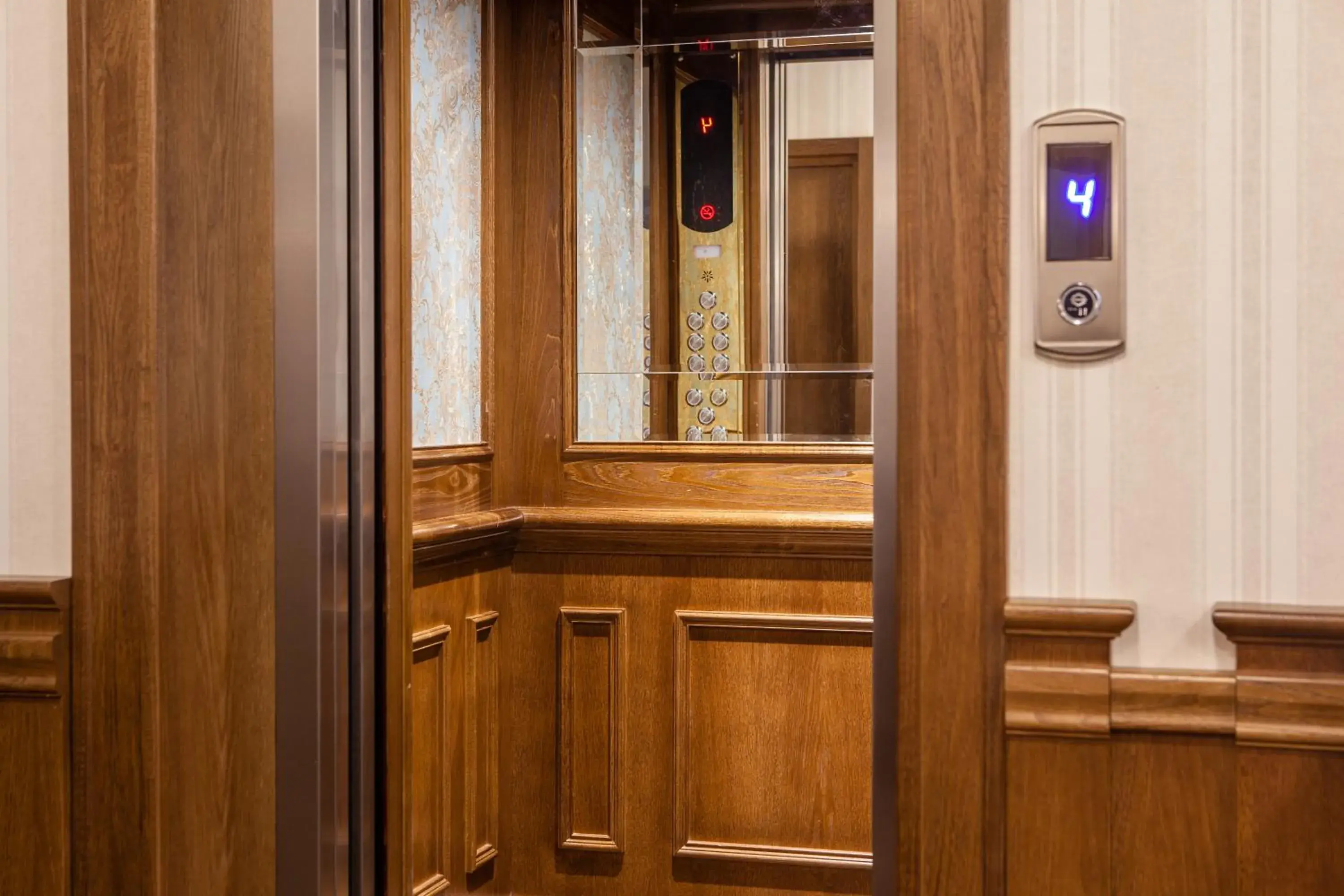 Property building in Tbilisi Laerton Hotel Property building in Tbilisi Laerton Hotel