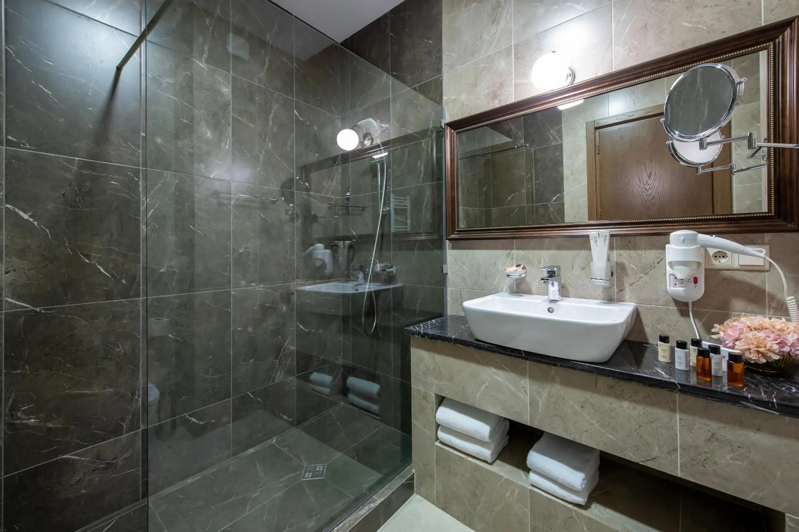 Bathroom in Tbilisi Laerton Hotel