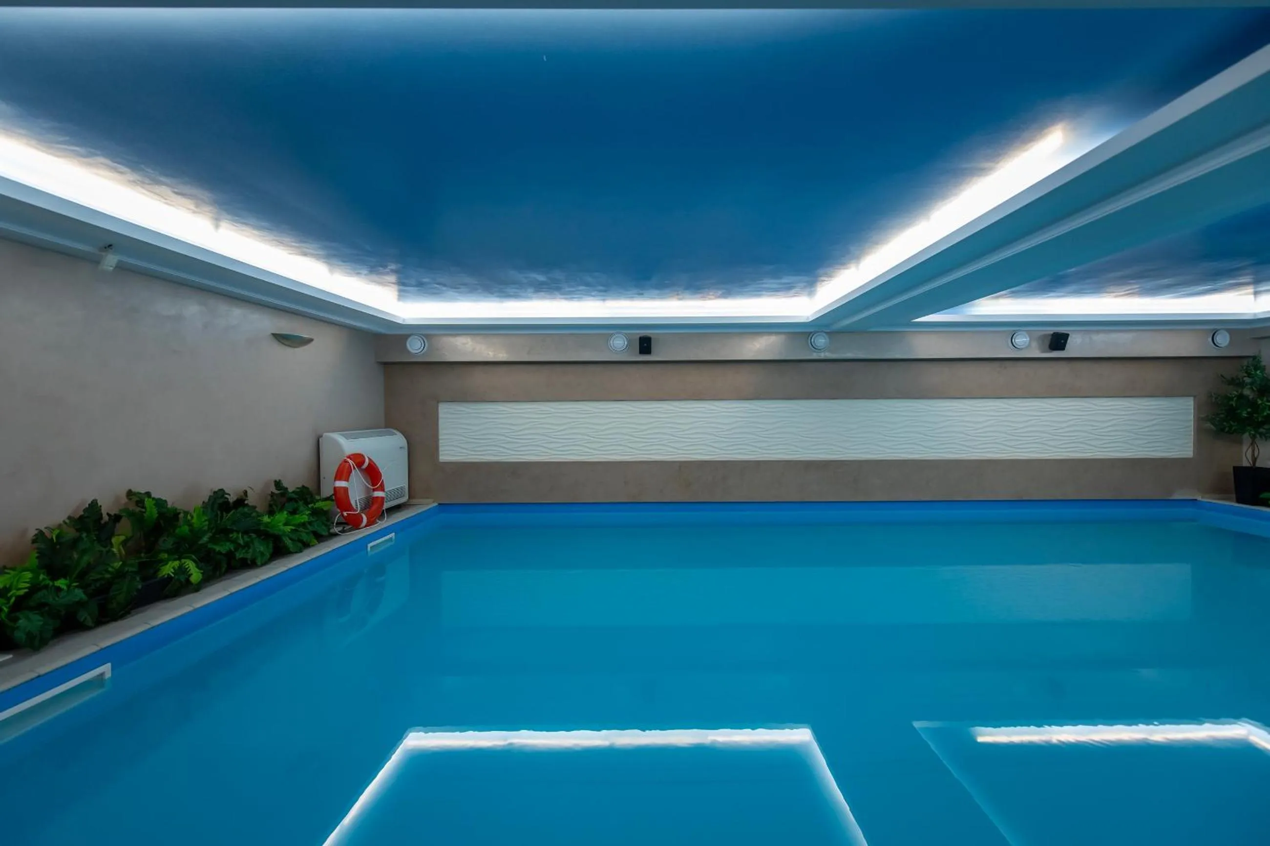 Swimming pool in Tbilisi Laerton Hotel