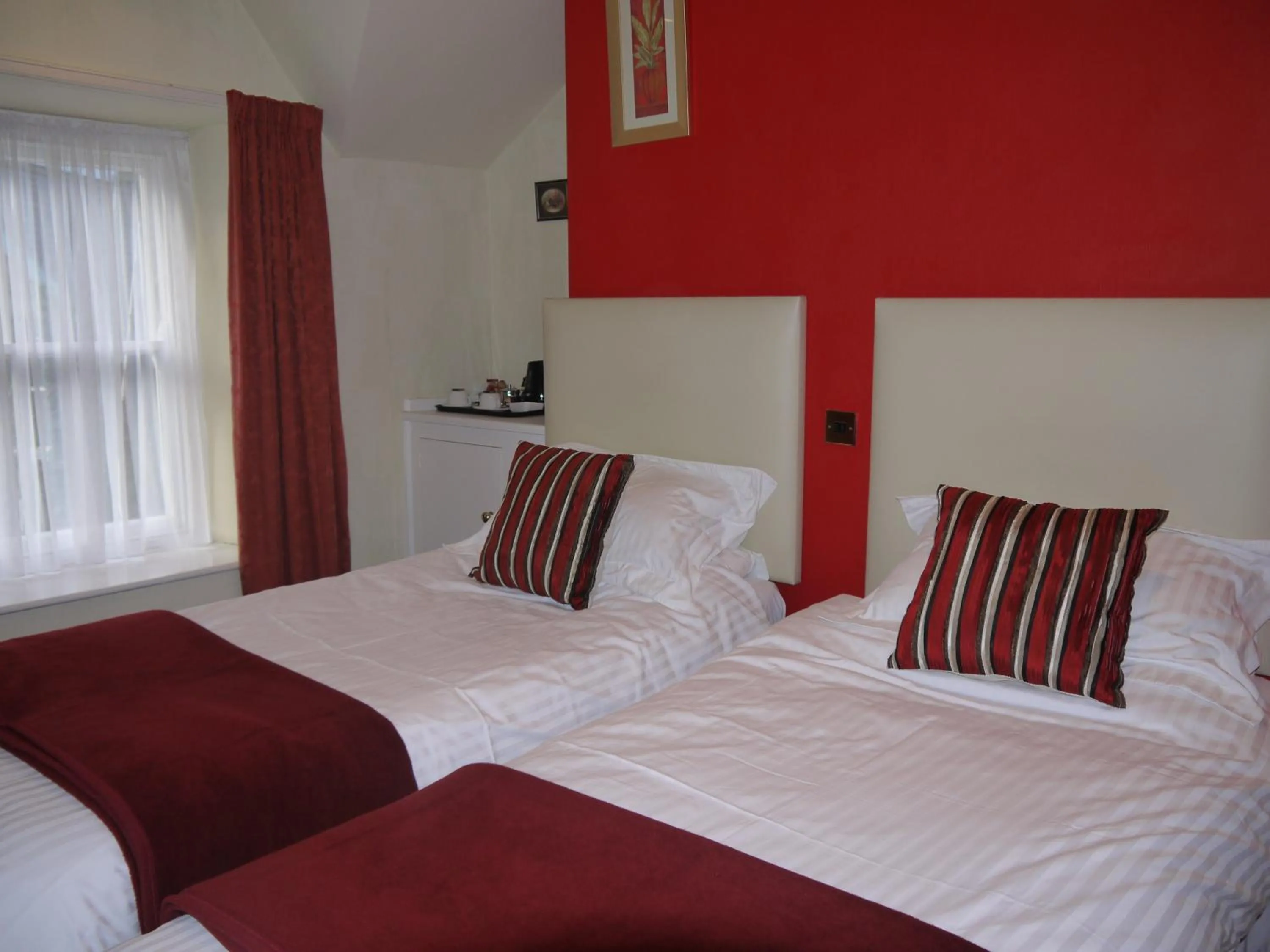 Ensuite Twin Room - single occupancy in Ivy House B&B