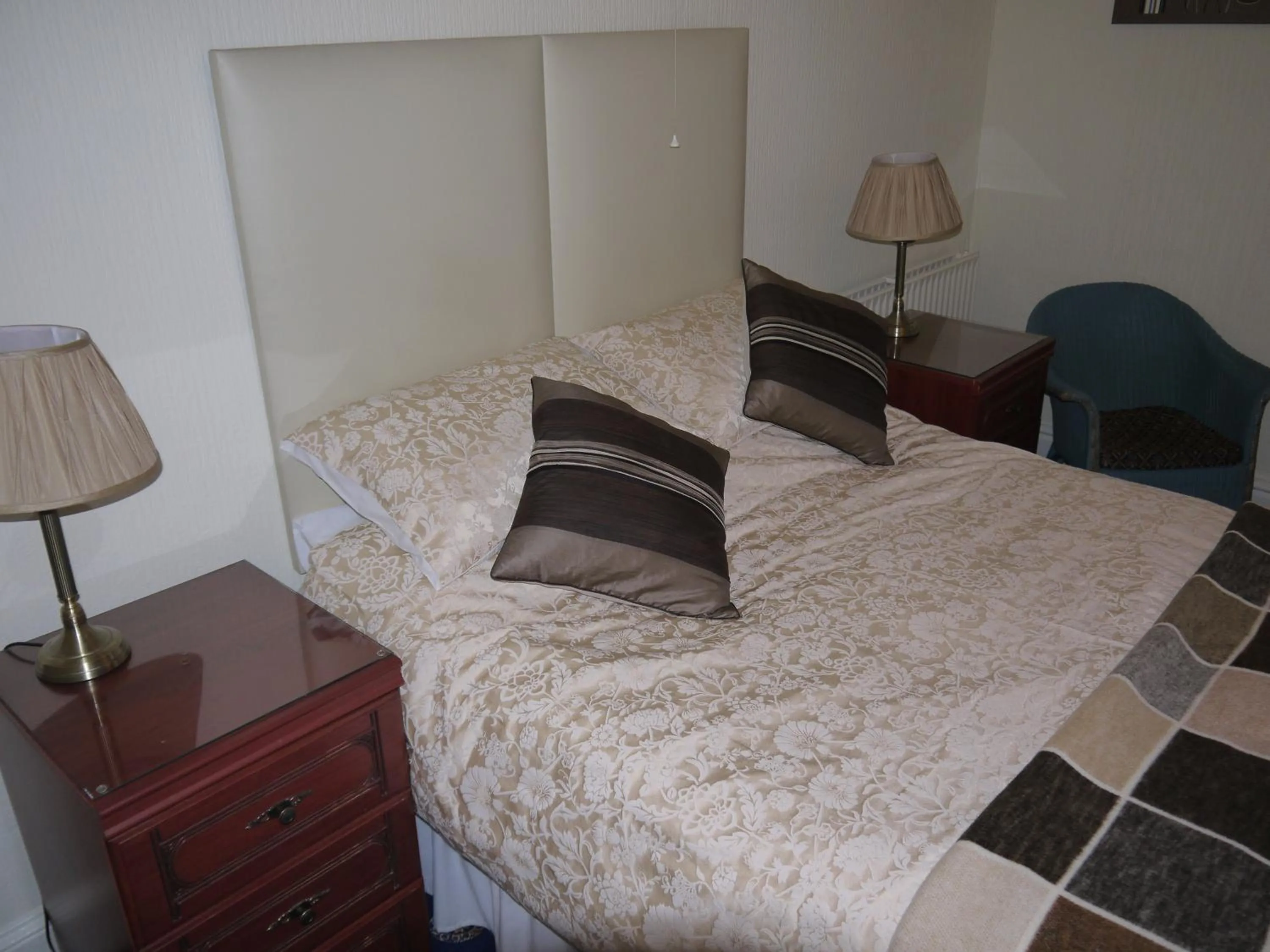 Ensuite Double Room - single occupancy in Ivy House B&B
