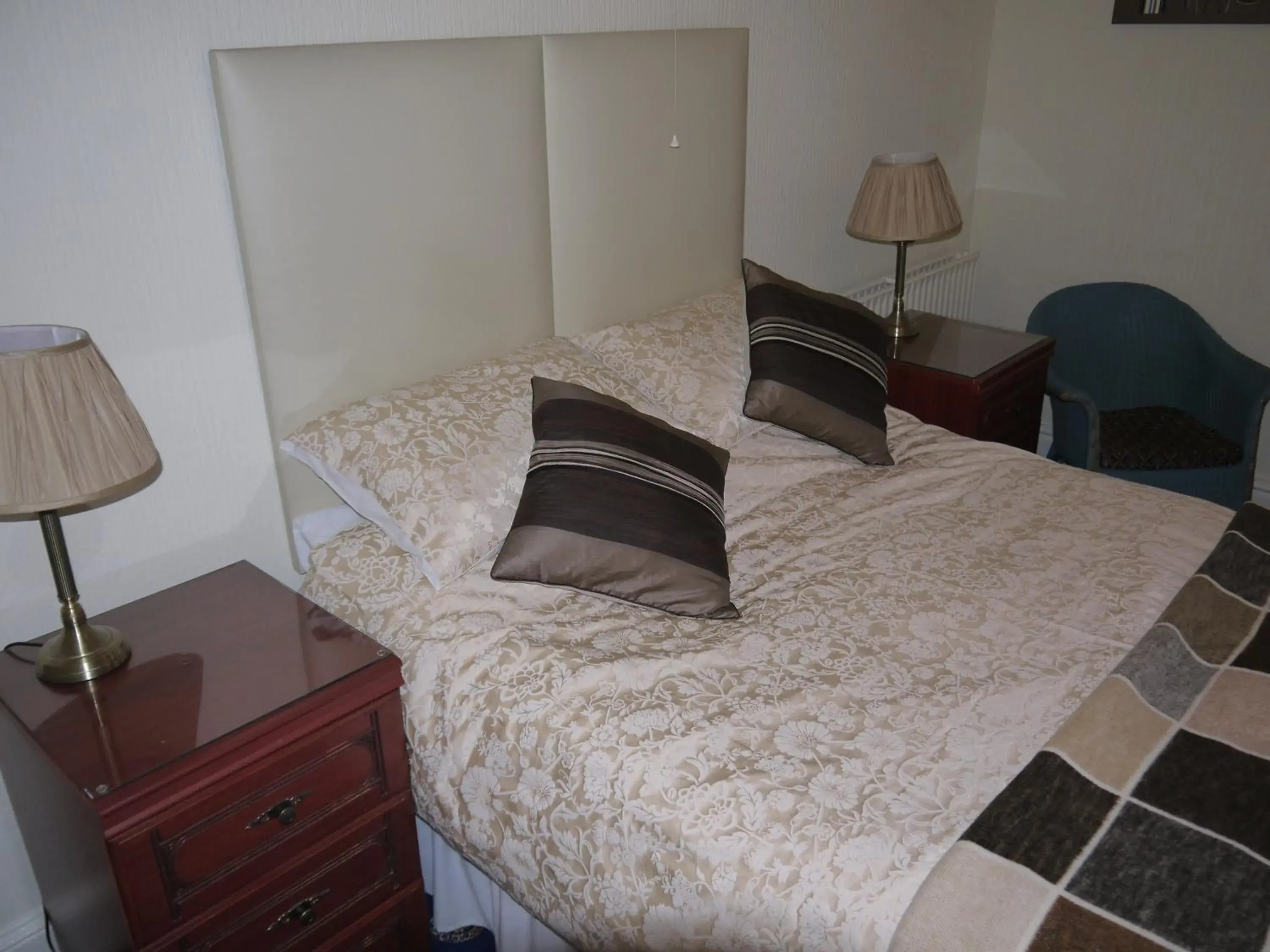 Ensuite Double Room - single occupancy in Ivy House B&B Ensuite Double Room - single occupancy in Ivy House B&B