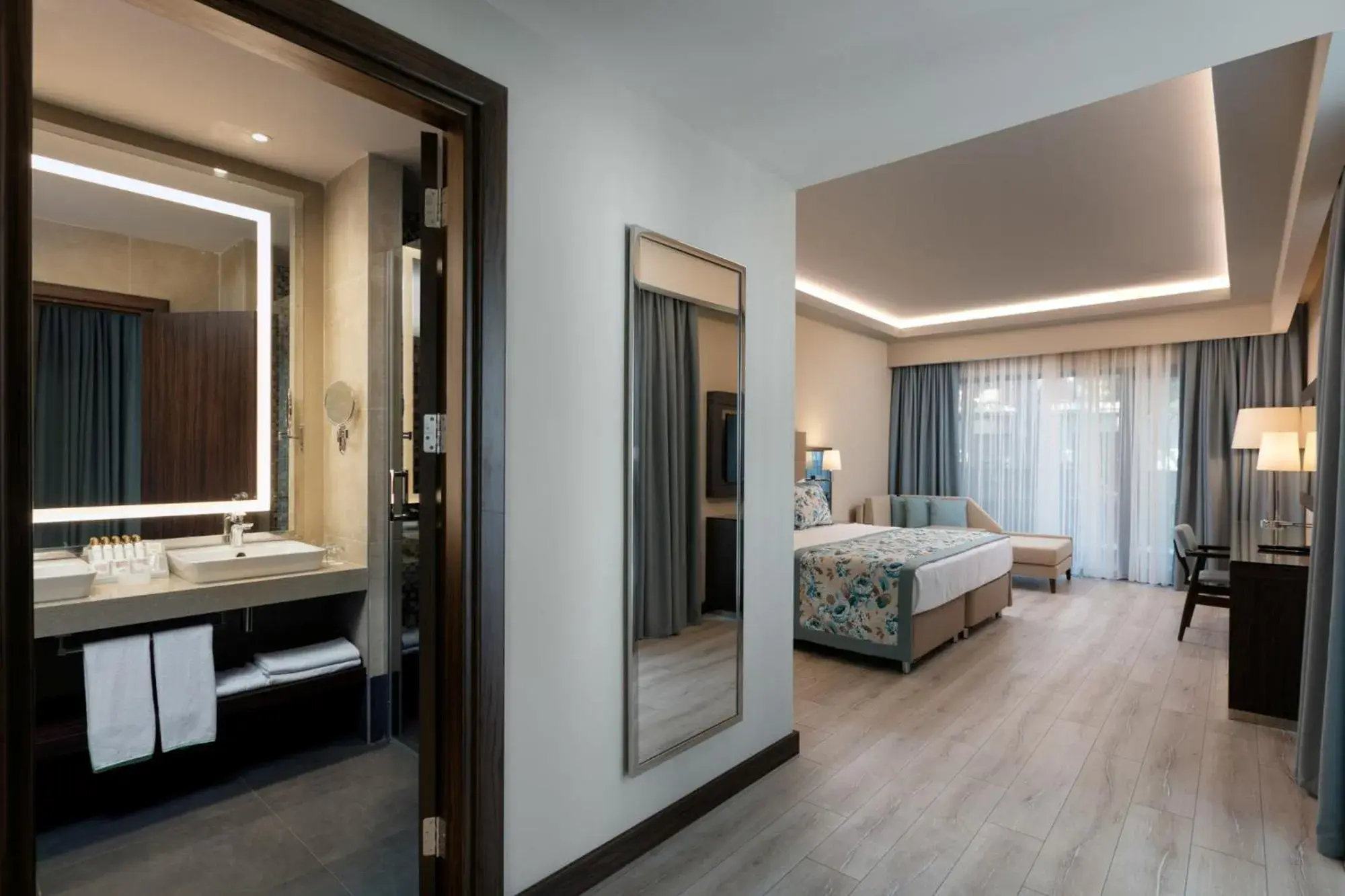 Deluxe Family Room in Seven Seas Hotel Life - Ultra All Inclusive & Kids Concept Deluxe Family Room in Seven Seas Hotel Life - Ultra All Inclusive & Kids Concept