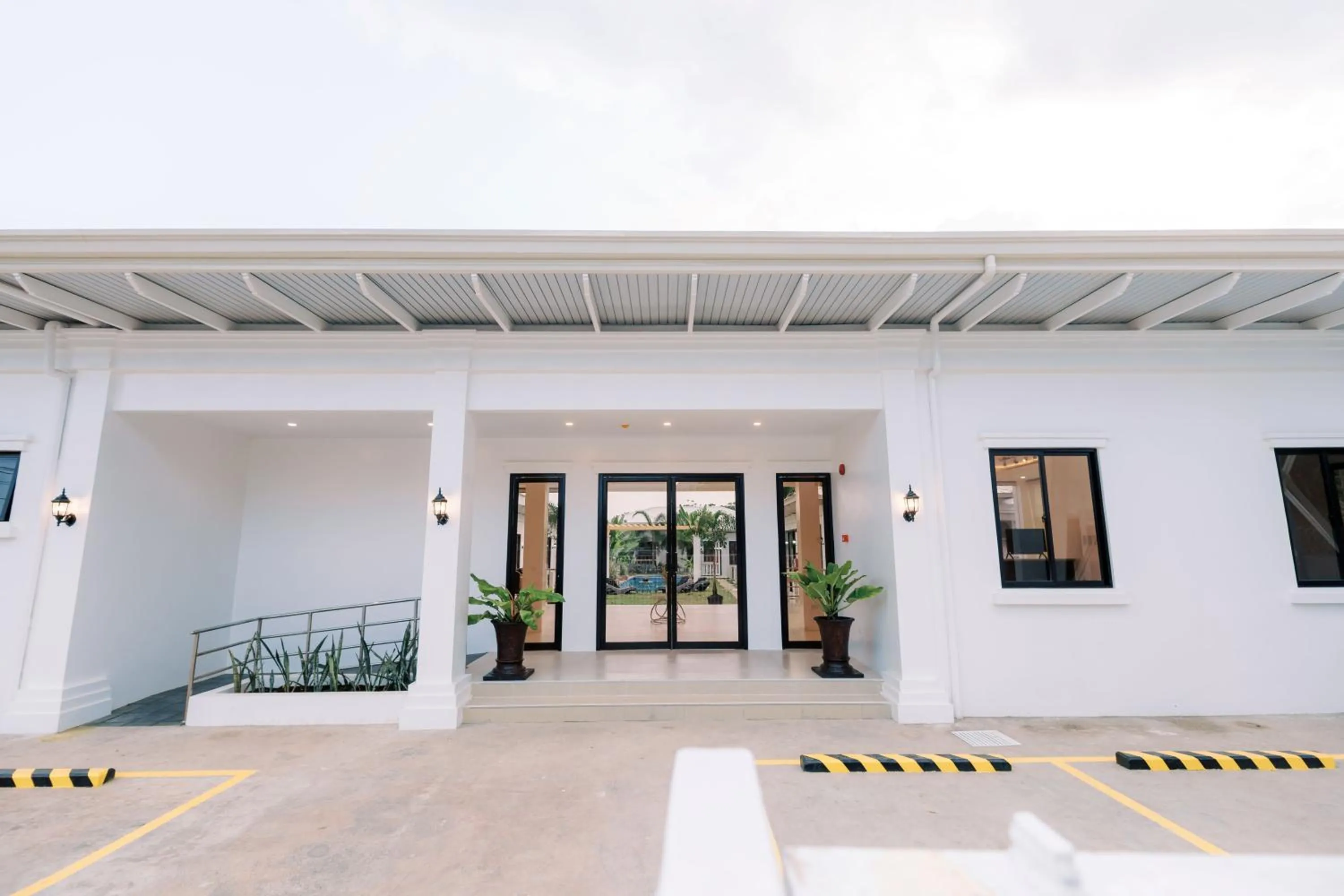 Facade/entrance in E L Westensee Resort