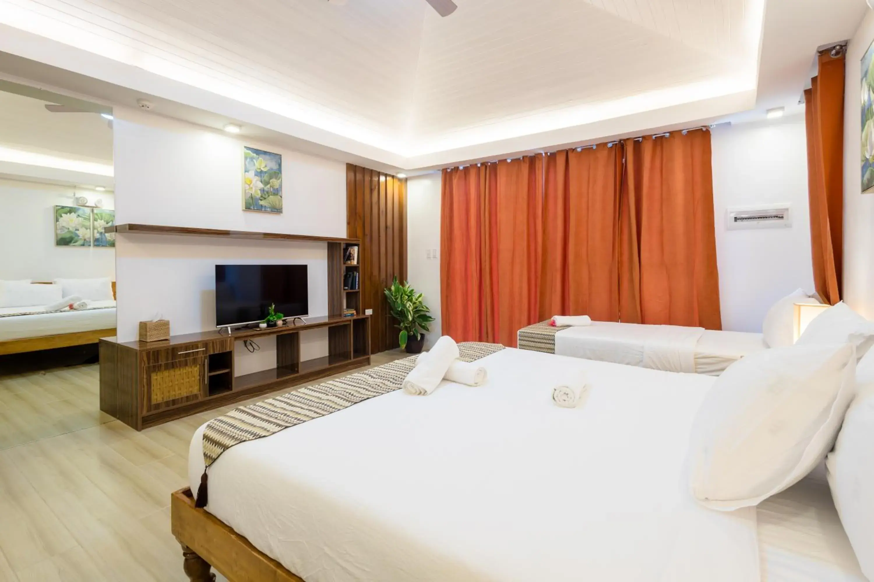 Bedroom, Bed in E L Westensee Resort Bedroom, Bed in E L Westensee Resort