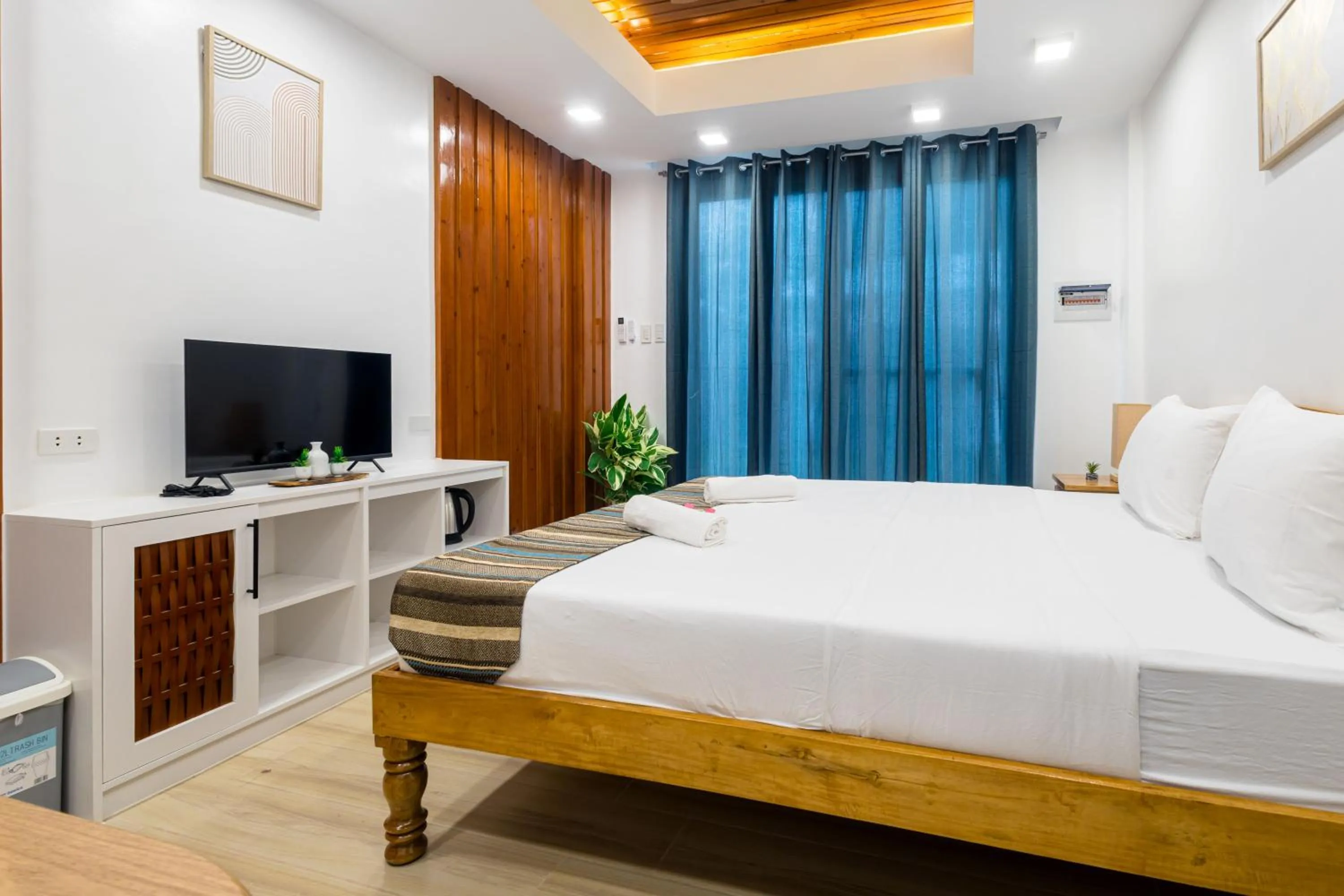 Bedroom, Bed in E L Westensee Resort