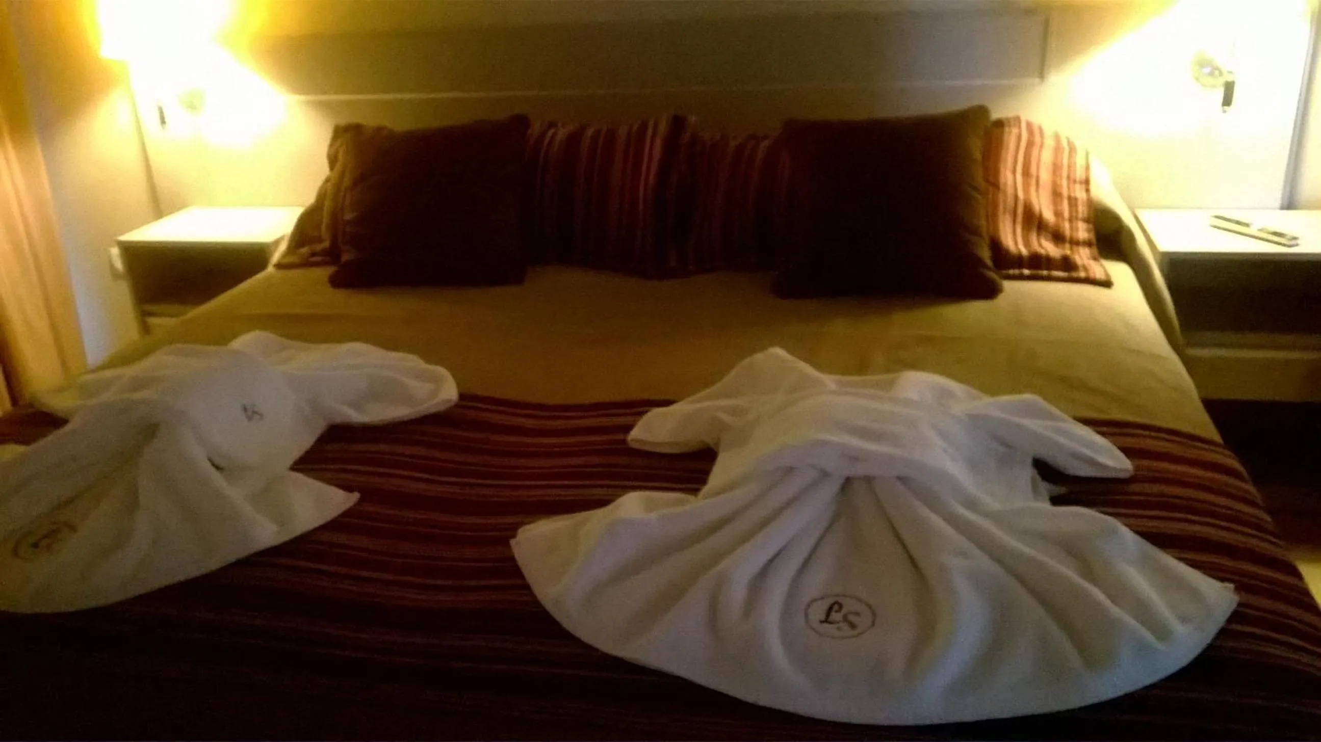 Lom Suites