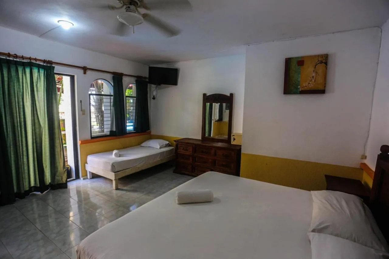 Hotel Vista Caribe 5ta Av a 5 Pasos de la Playa