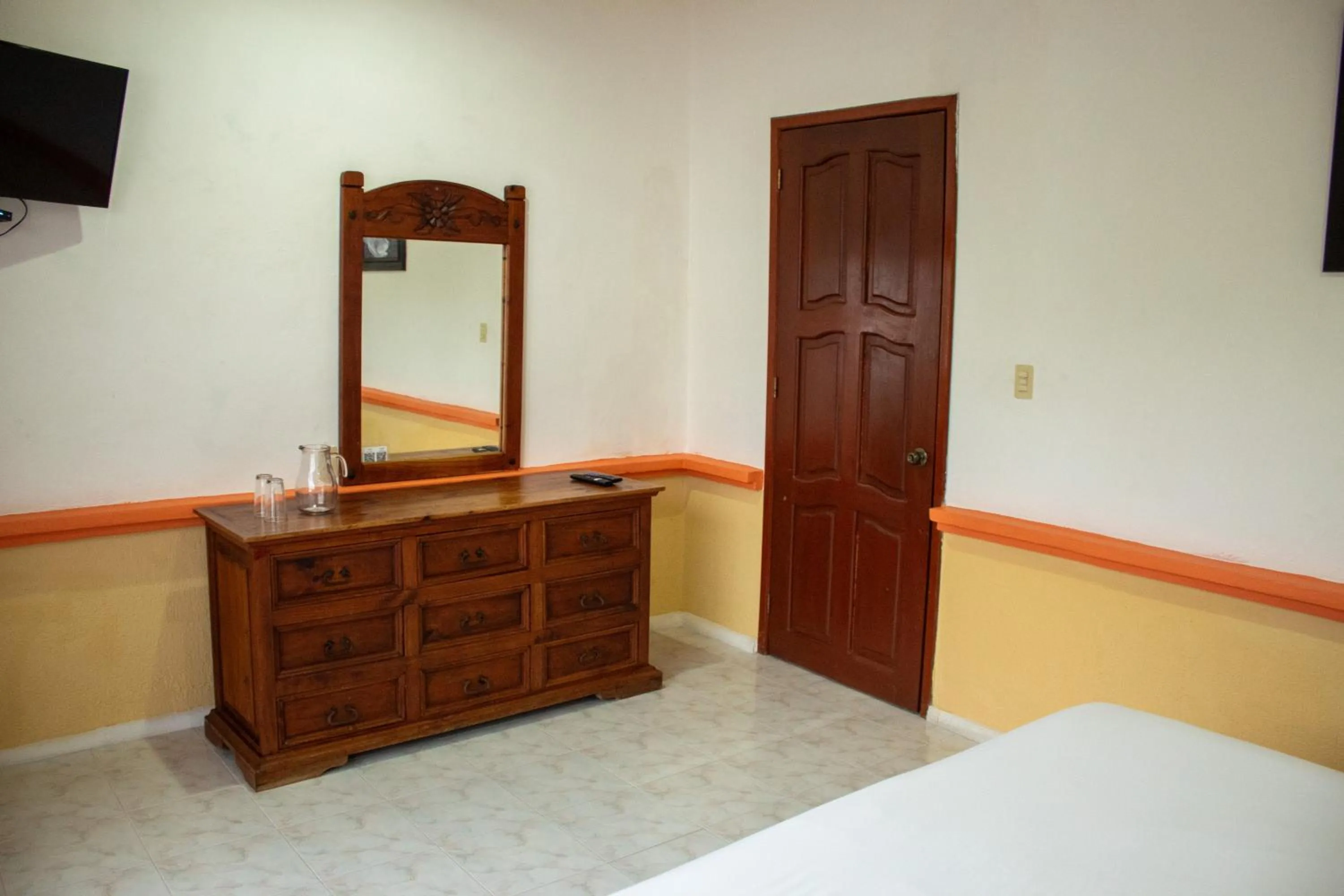 TV and multimedia in Hotel Vista Caribe 5ta Av a 5 Pasos de la Playa