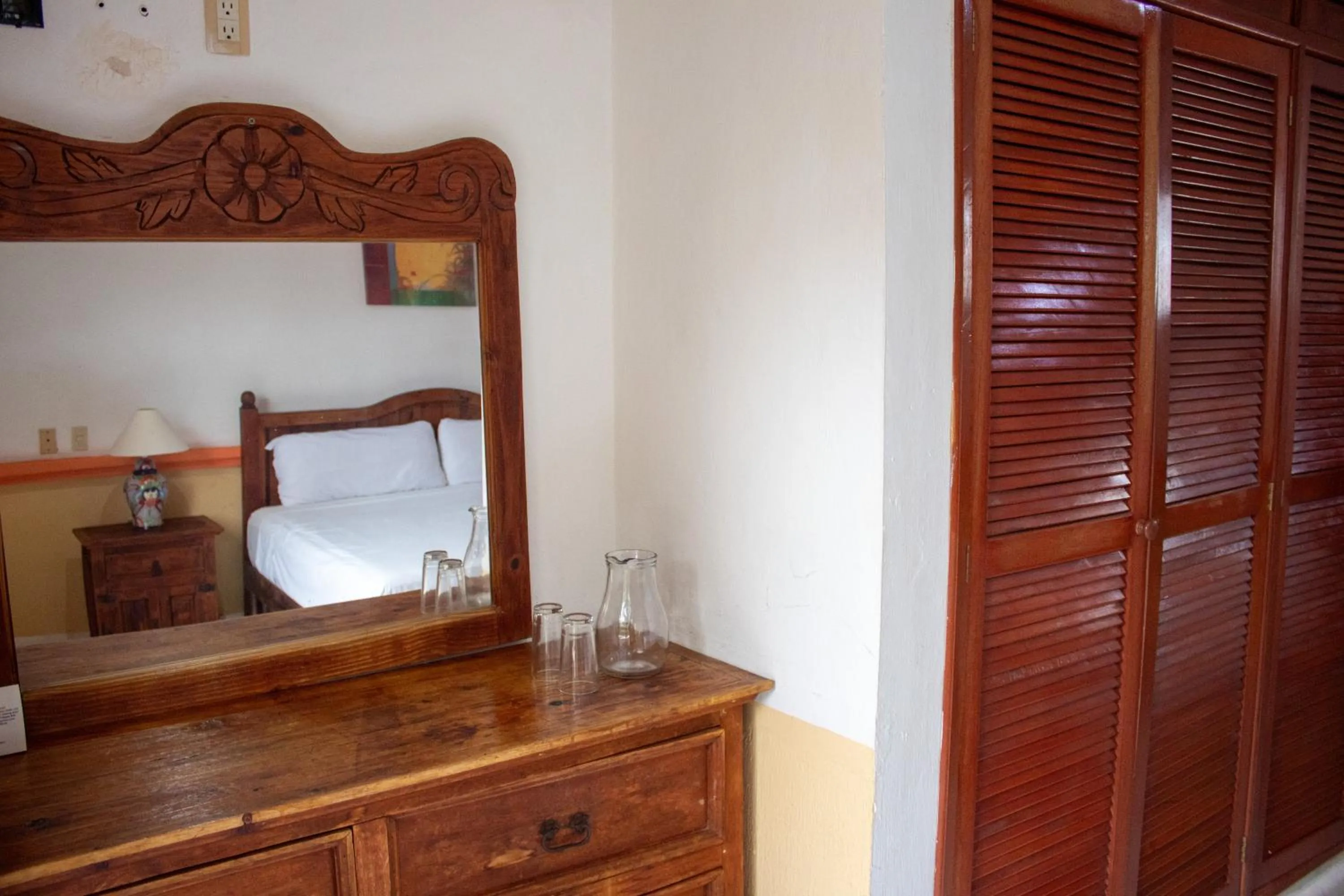 wardrobe in Hotel Vista Caribe 5ta Av a 5 Pasos de la Playa