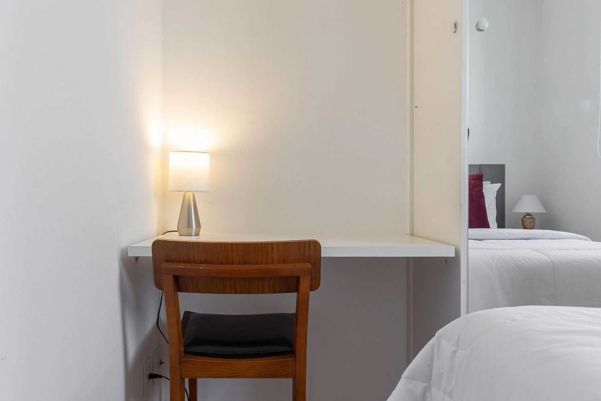 Bed in Vossa Bossa Pinheiros Style