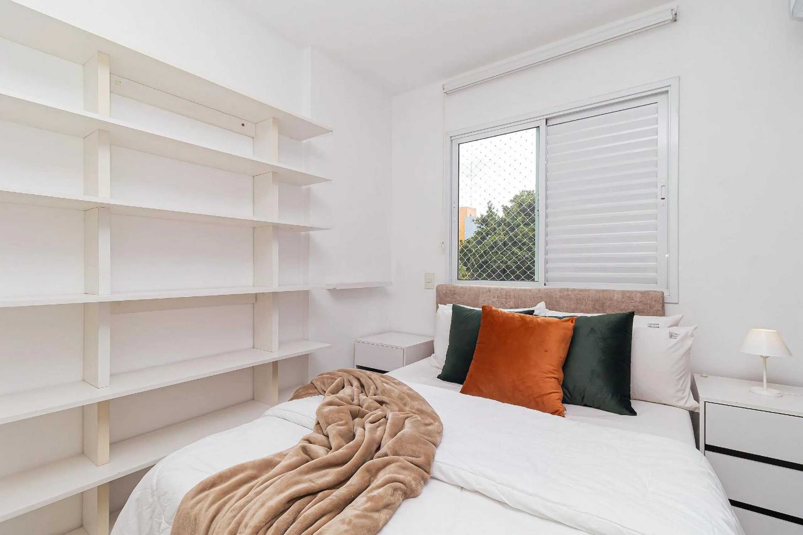 Bed in Vossa Bossa Pinheiros Style