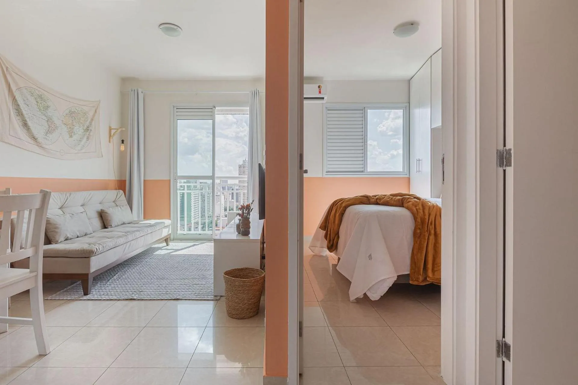 Bed in Vossa Bossa Pinheiros Style