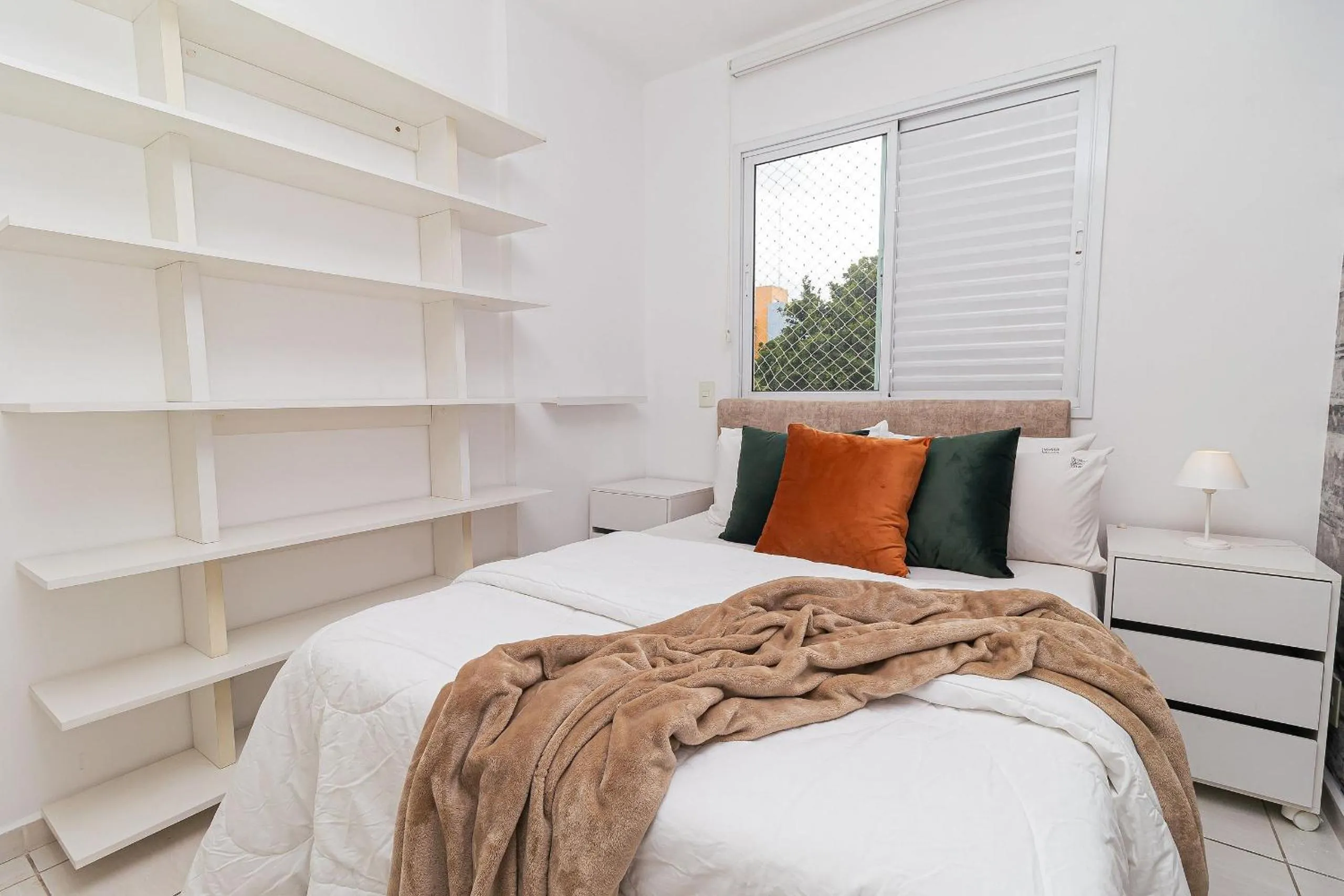 Bed in Vossa Bossa Pinheiros Style