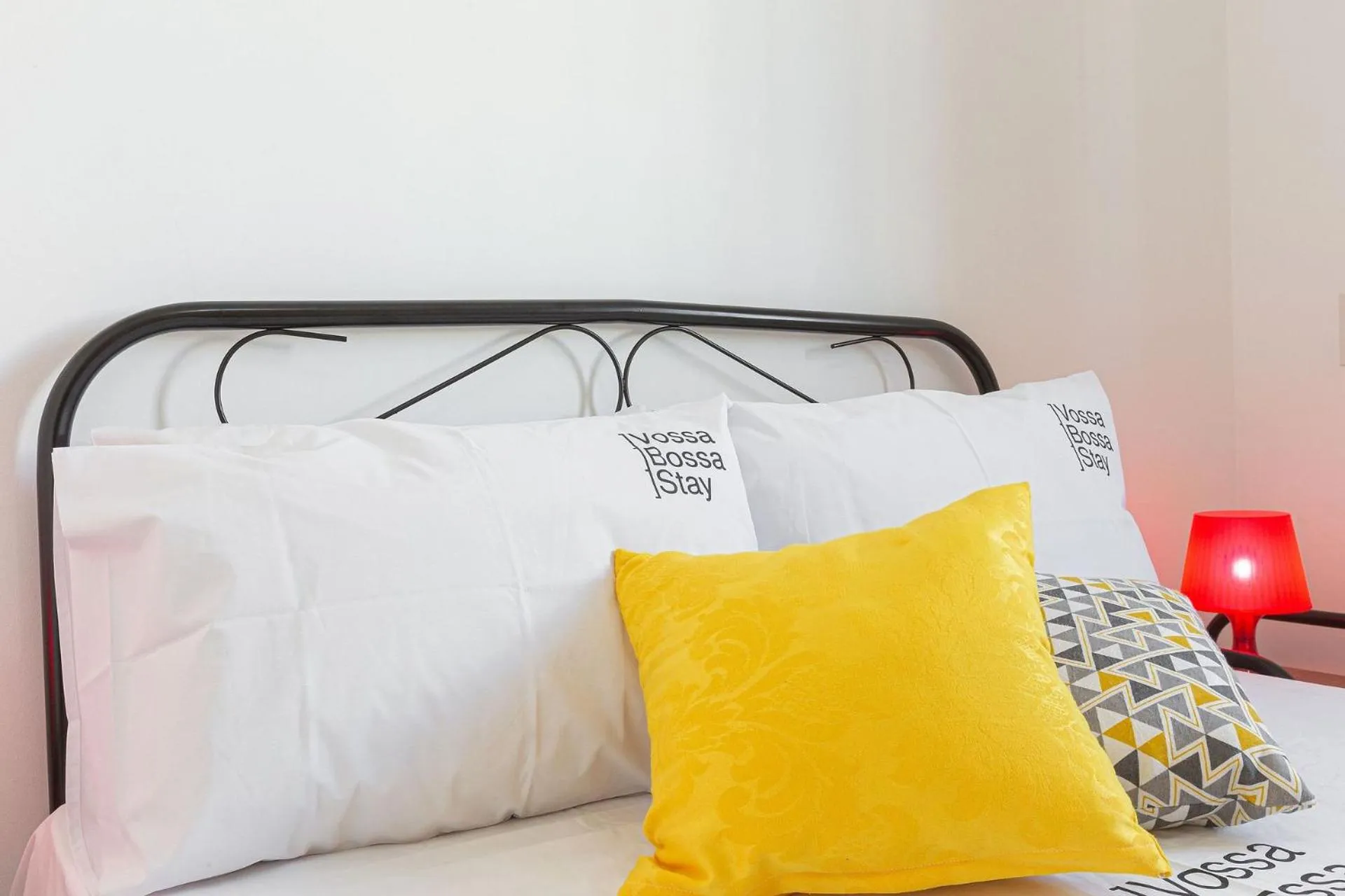 Bed in Vossa Bossa Pinheiros Style