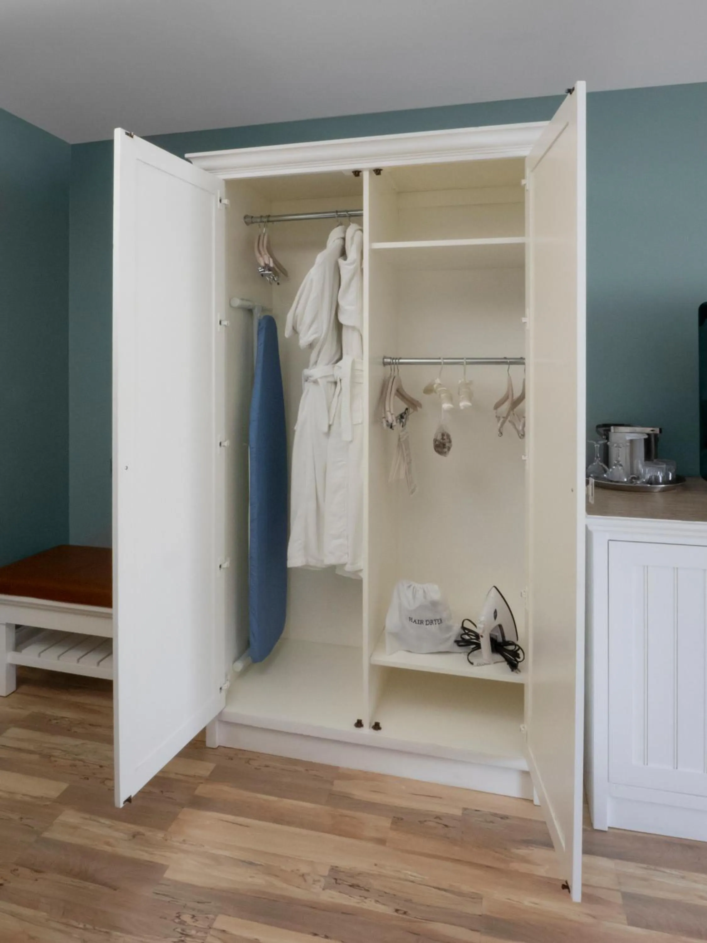 Property building in Watkins Glen Harbor Hotel