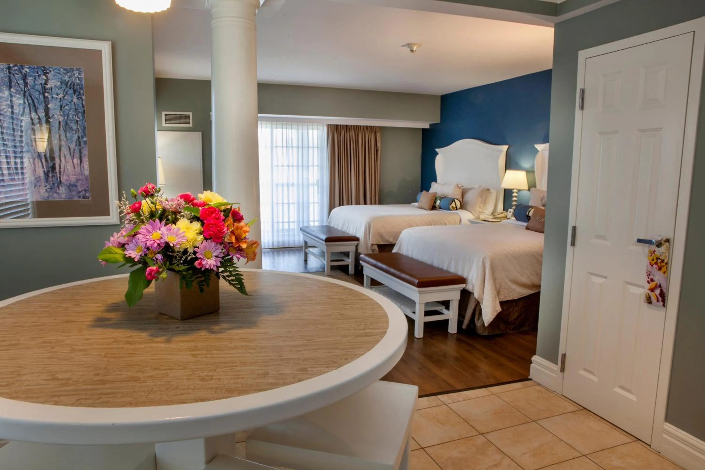 Kitchen or kitchenette in Watkins Glen Harbor Hotel