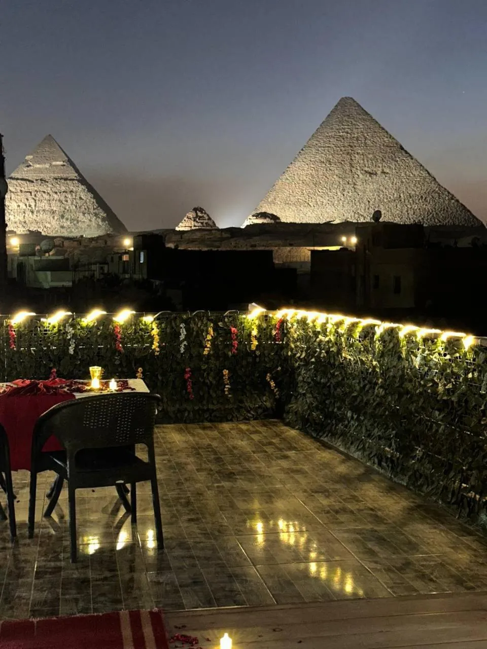 Restaurant/places to eat in Turquoise Pyramids Gate Hotel City Centre