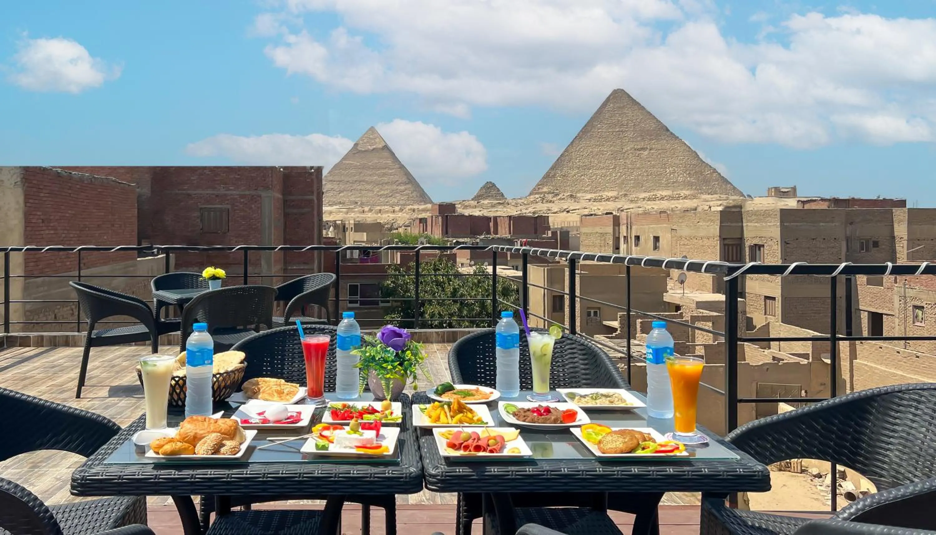 Dining area in Turquoise Pyramids Gate Hotel City Centre