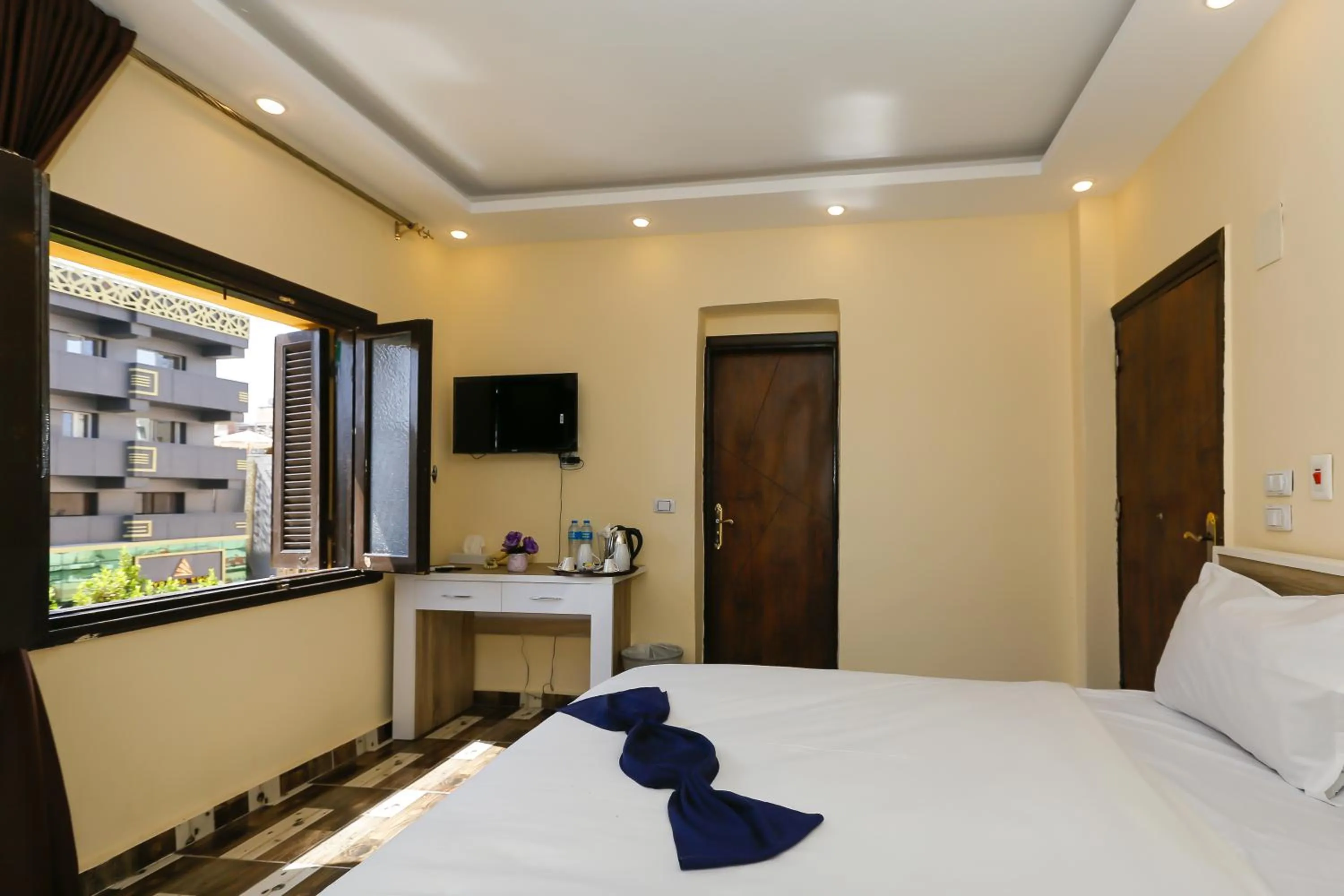 Bedroom, Bed in Turquoise Pyramids Gate Hotel City Centre