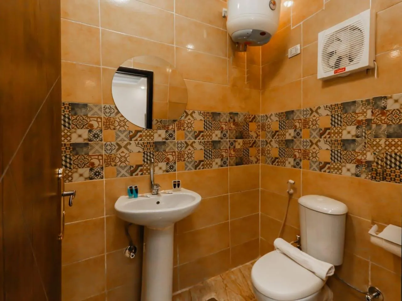 Bathroom in Turquoise Pyramids Gate Hotel City Centre
