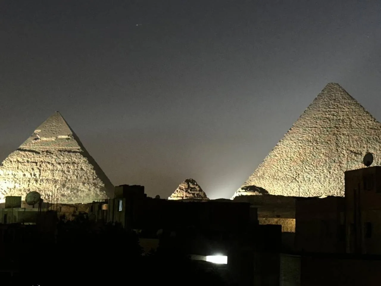 Restaurant/places to eat in Turquoise Pyramids Gate Hotel City Centre
