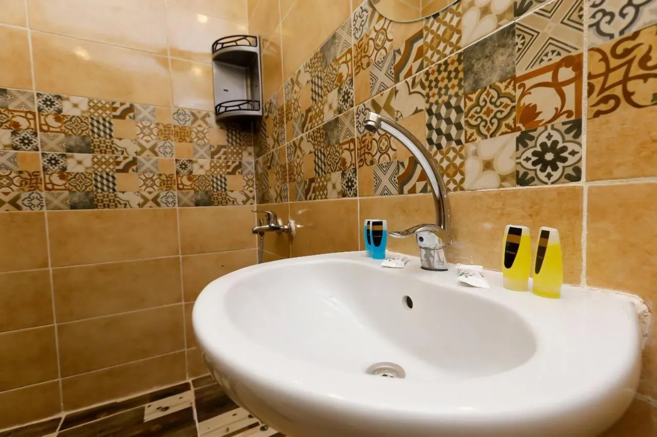 Bathroom in Turquoise Pyramids Gate Hotel City Centre