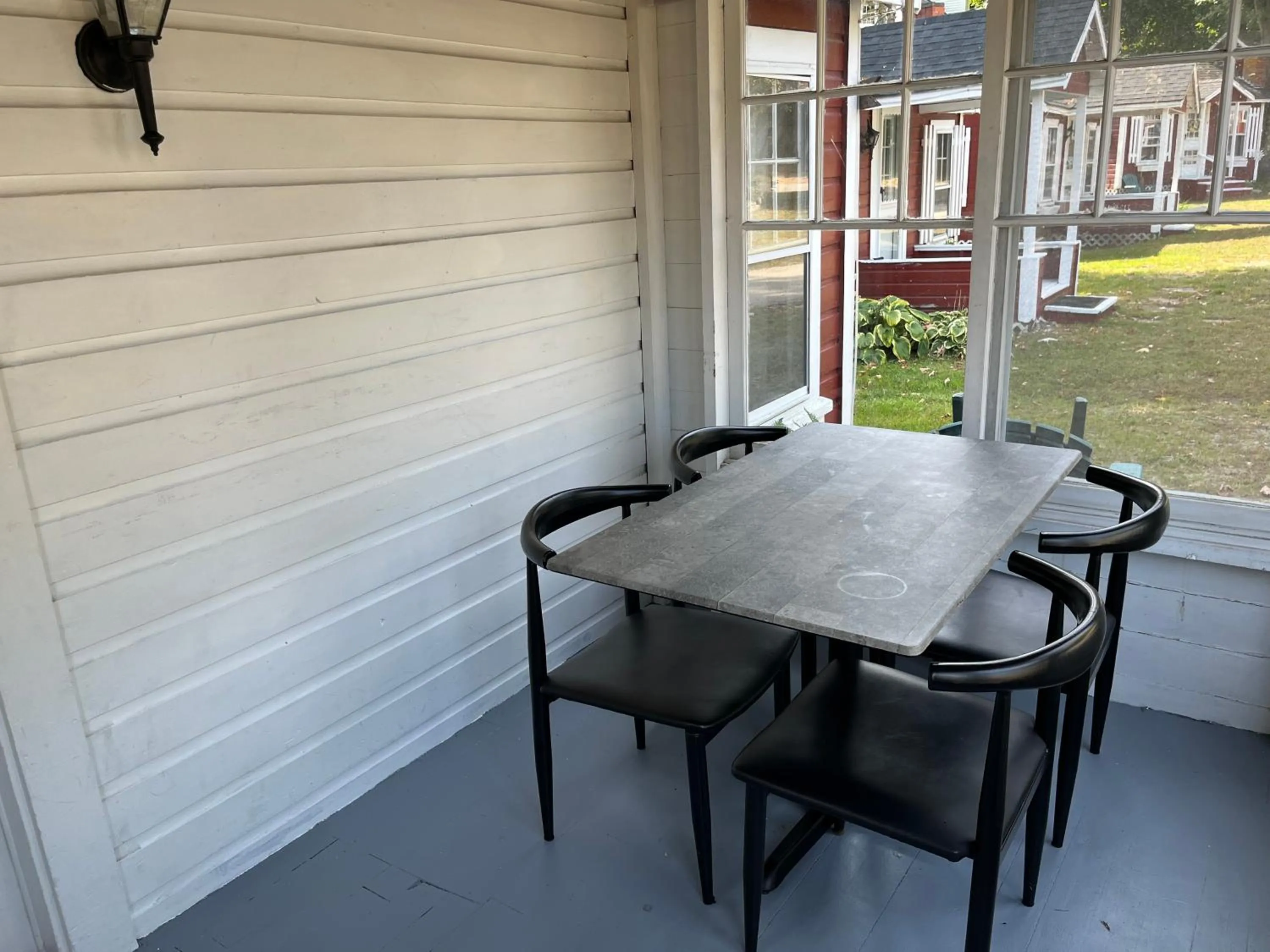 Patio in White Mountain Cottages