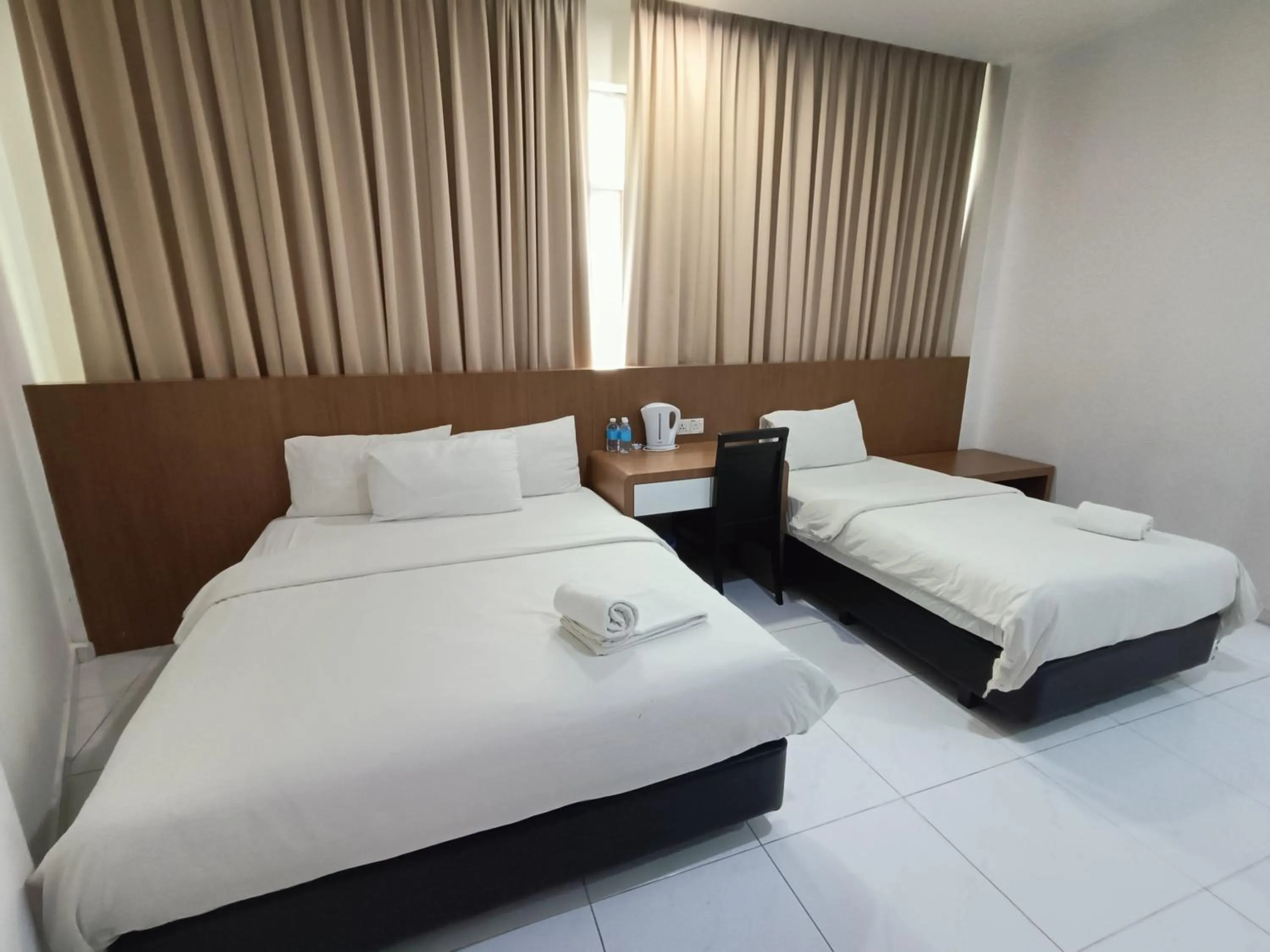 Bedroom, Bed in Hotel Wawasan