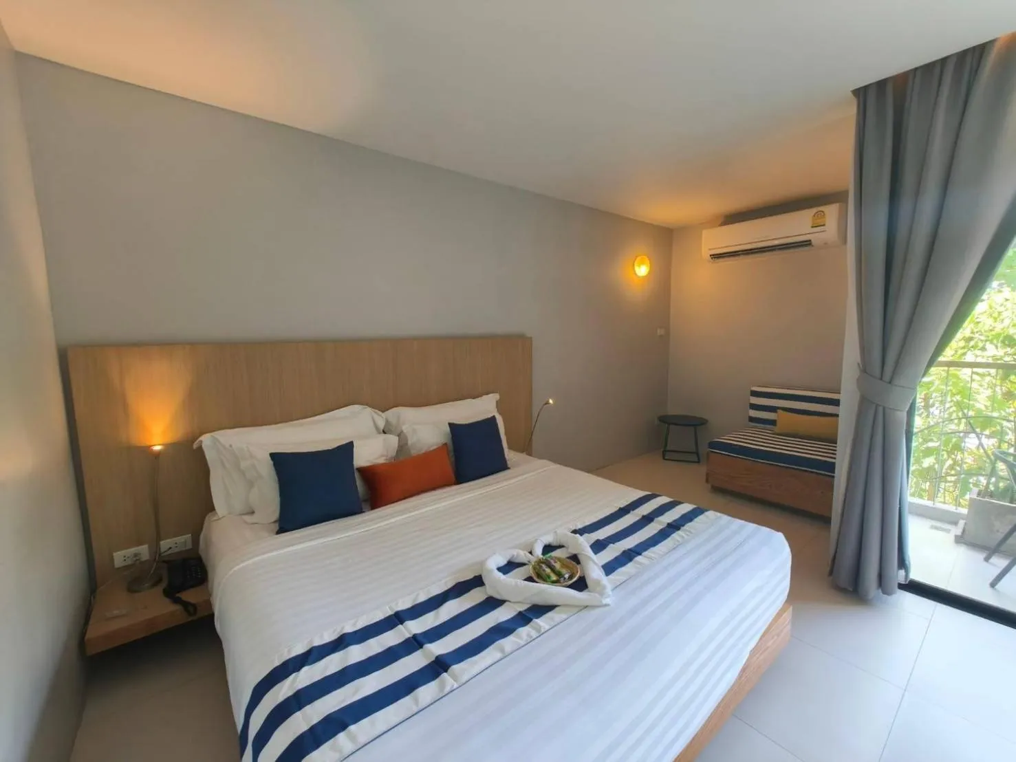 Property building, Bed in Casa De Mar - Koh Samui