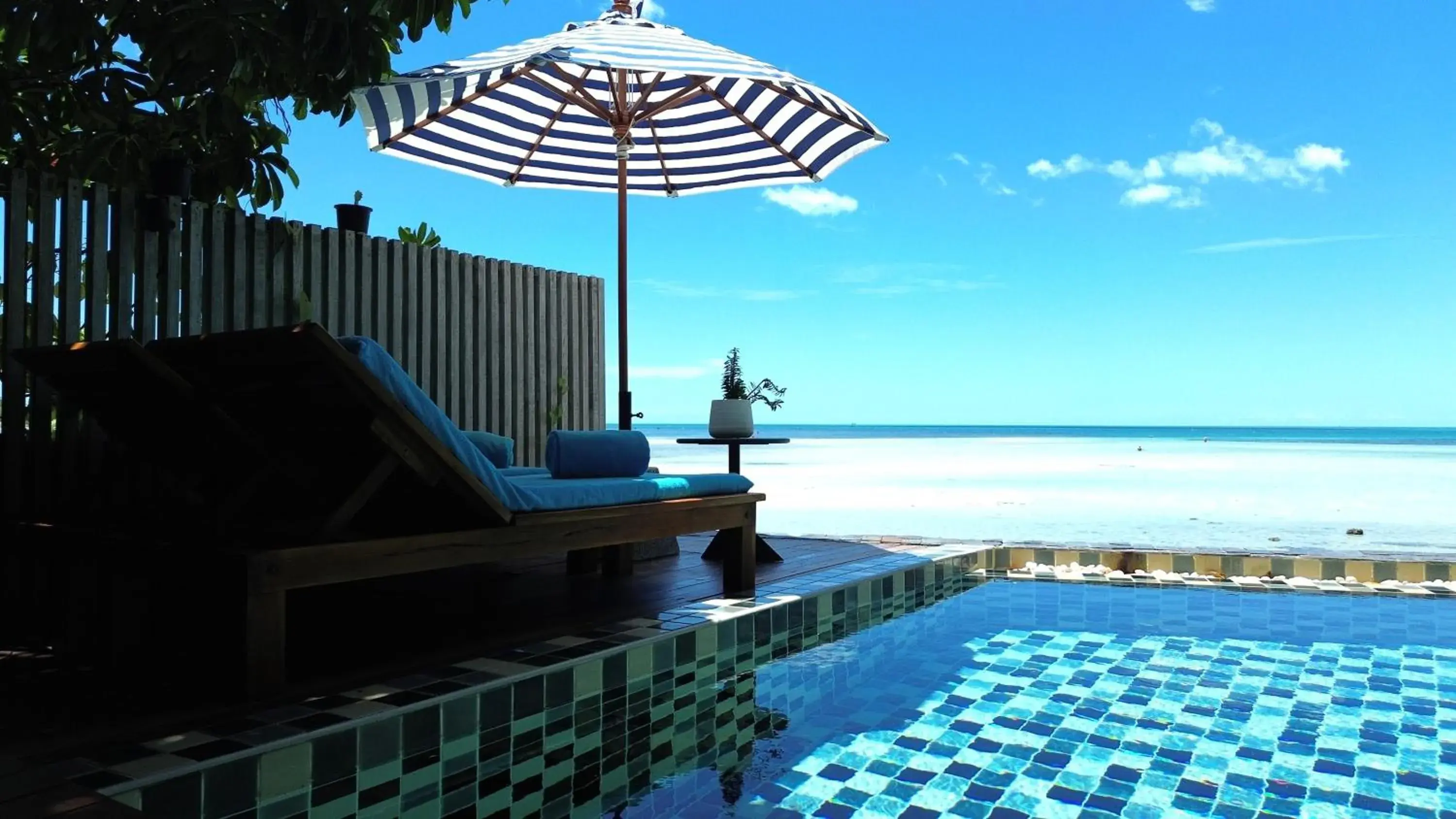 Pool view in Casa De Mar - Koh Samui Pool view in Casa De Mar - Koh Samui