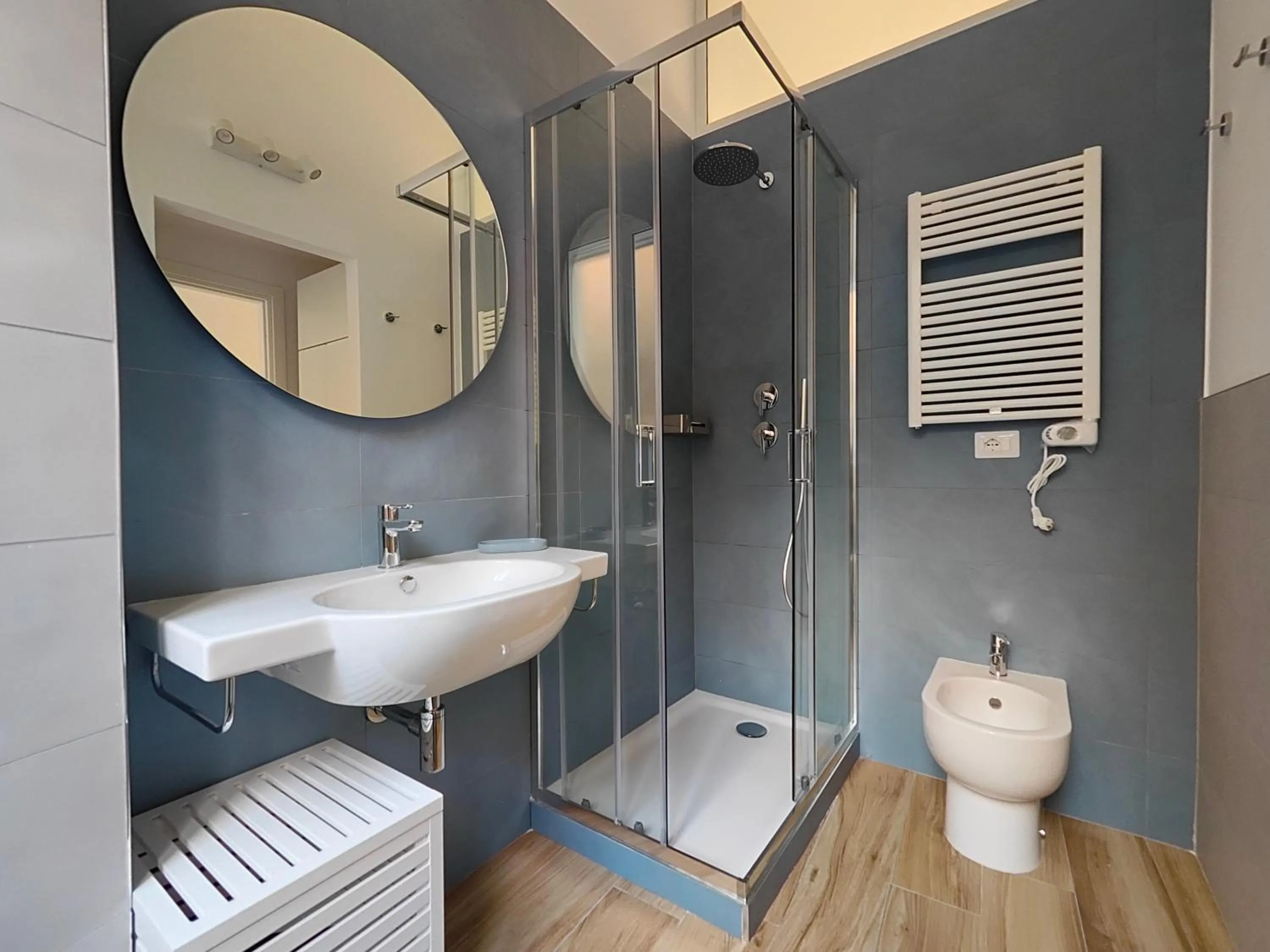 Shower in L'Ottavo Re di Roma