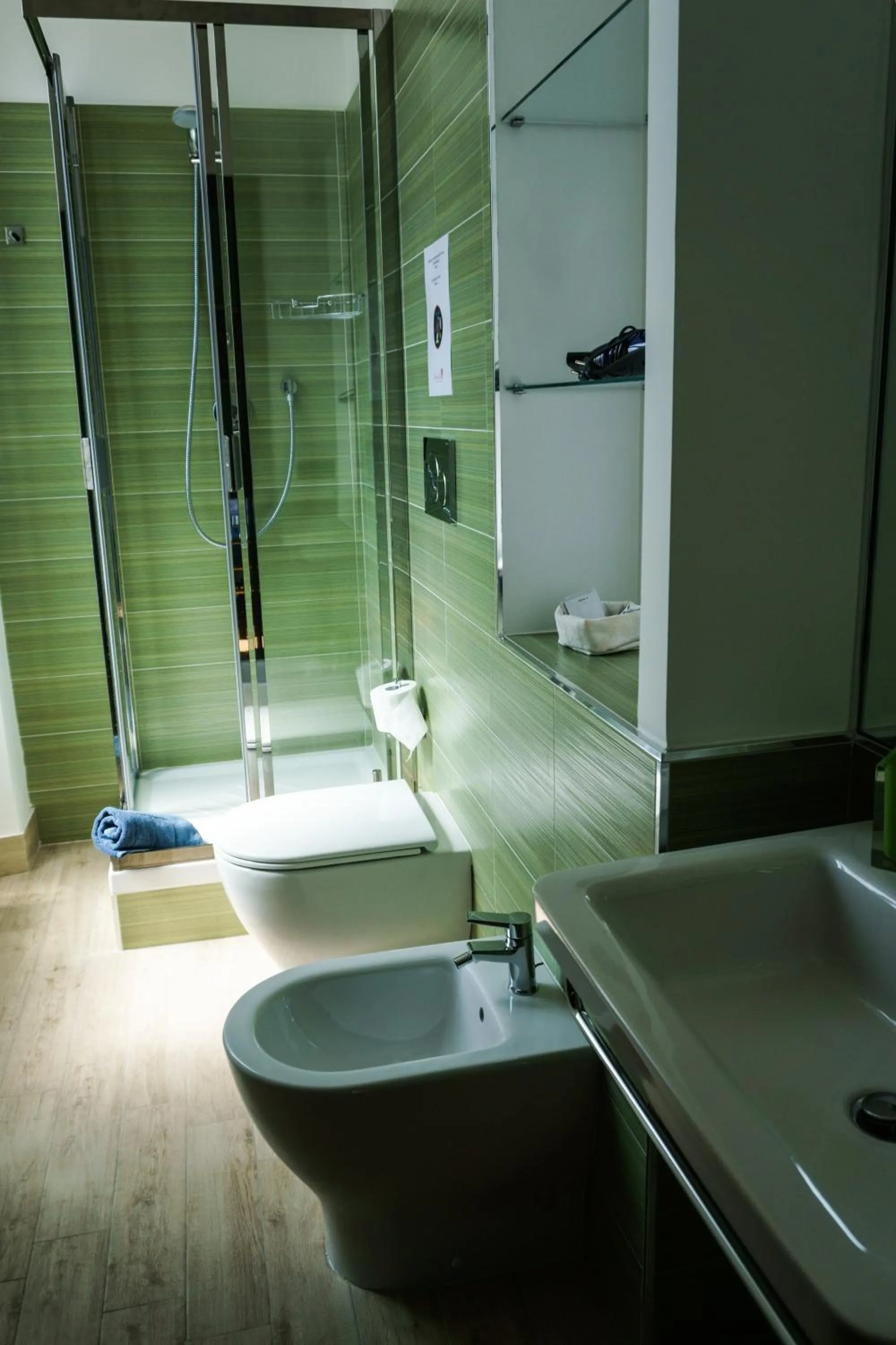 Shower in L'Ottavo Re di Roma