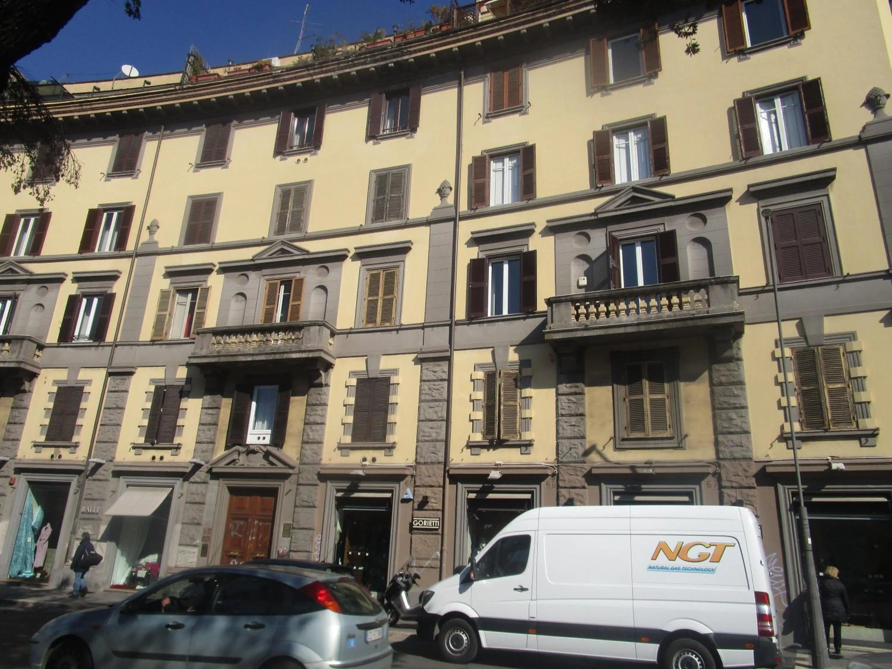 Property building in L'Ottavo Re di Roma