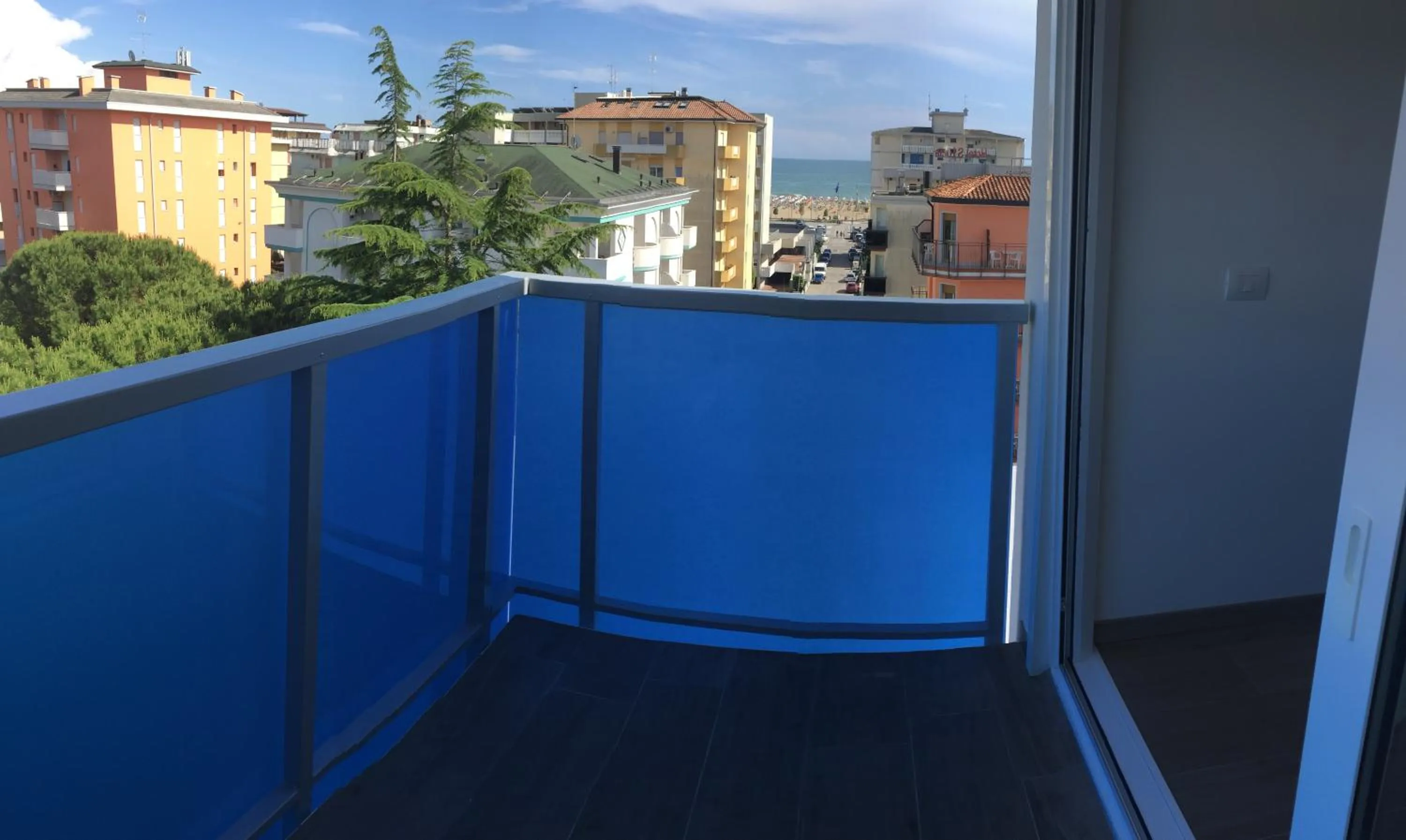 Day in Hotel Montreal