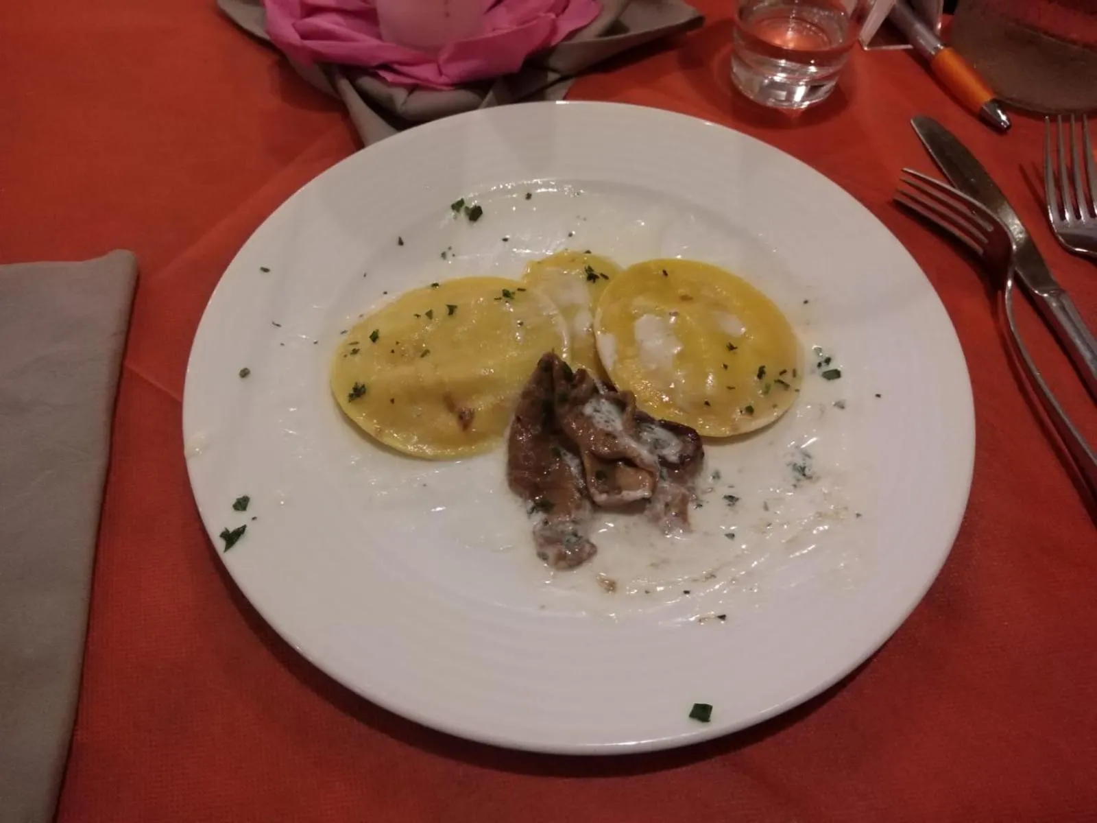 Restaurant/places to eat in Hotel Montreal