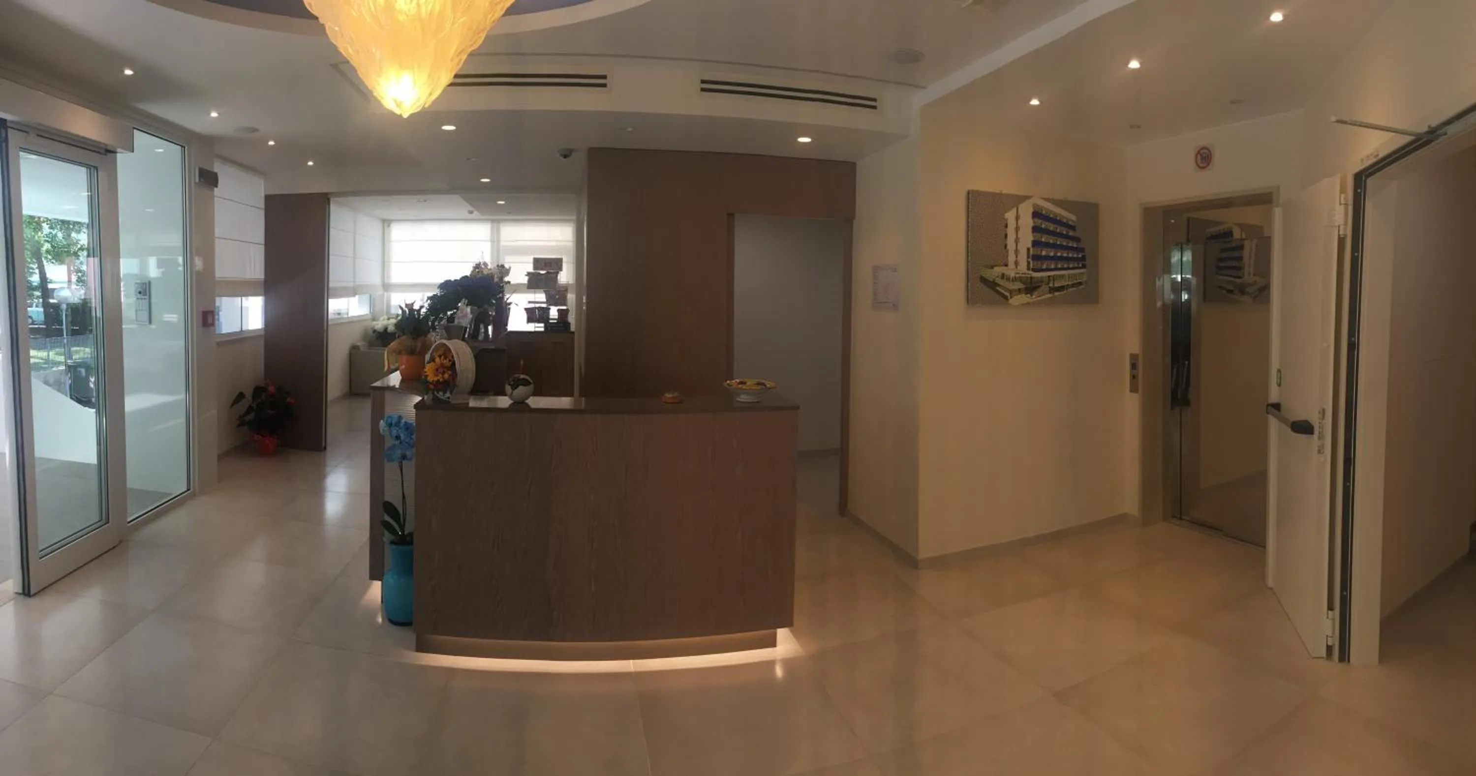 Lobby or reception in Hotel Montreal