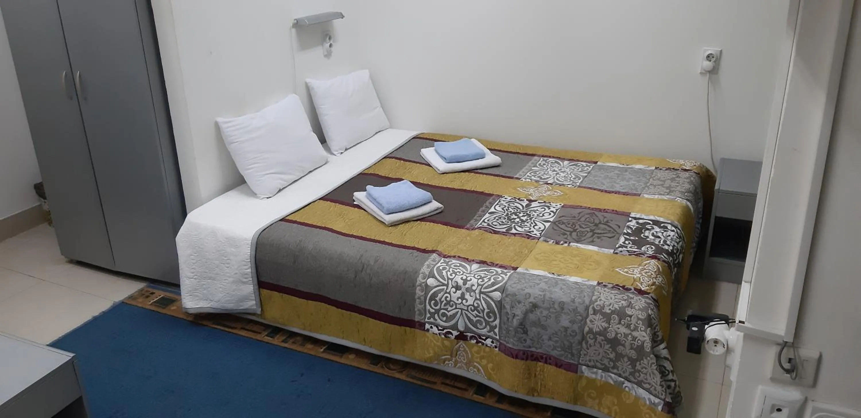 Deluxe Double Room with Extra Bed in HOTEL Crystal Lights