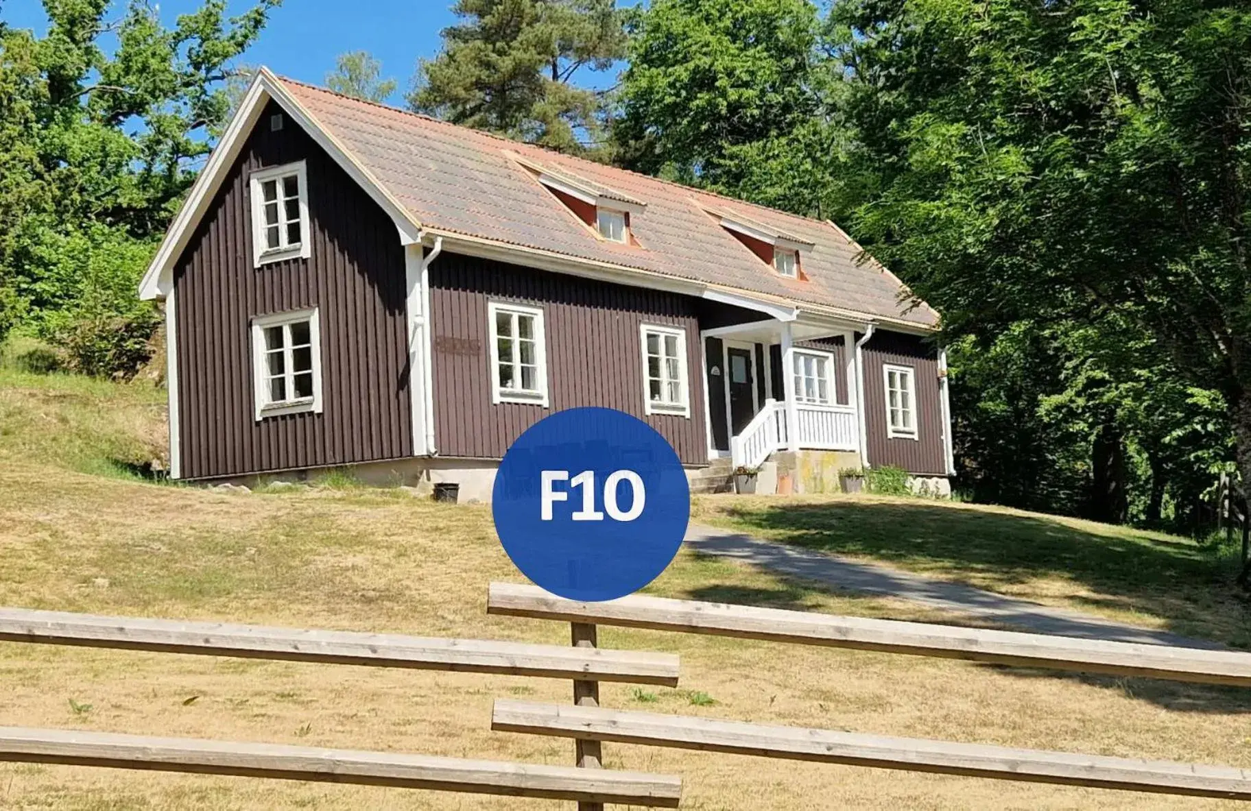 Four-Bedroom House in Långasjönäs Camping & Stugby Four-Bedroom House in Långasjönäs Camping & Stugby