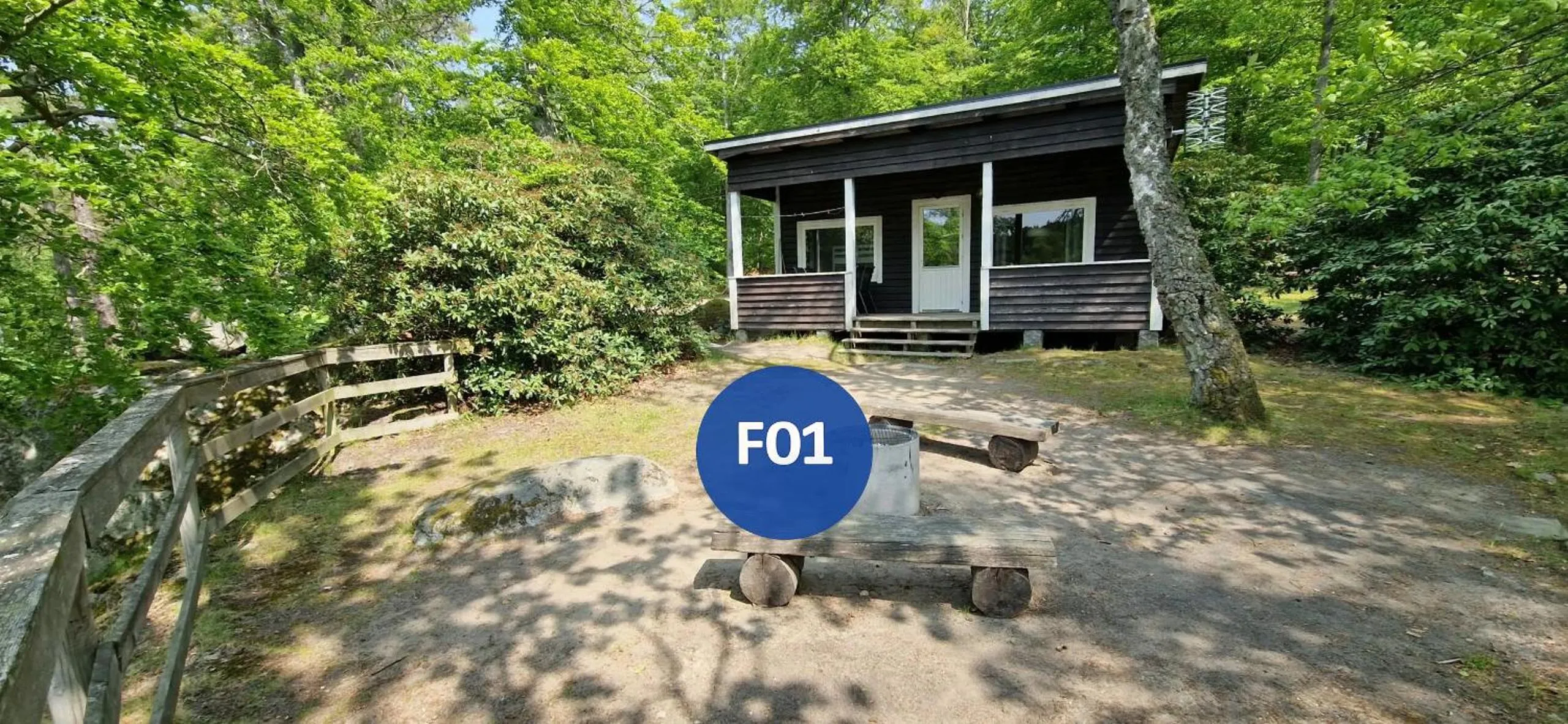 Large Two-Bedroom House (6 Adults) in Långasjönäs Camping & Stugby