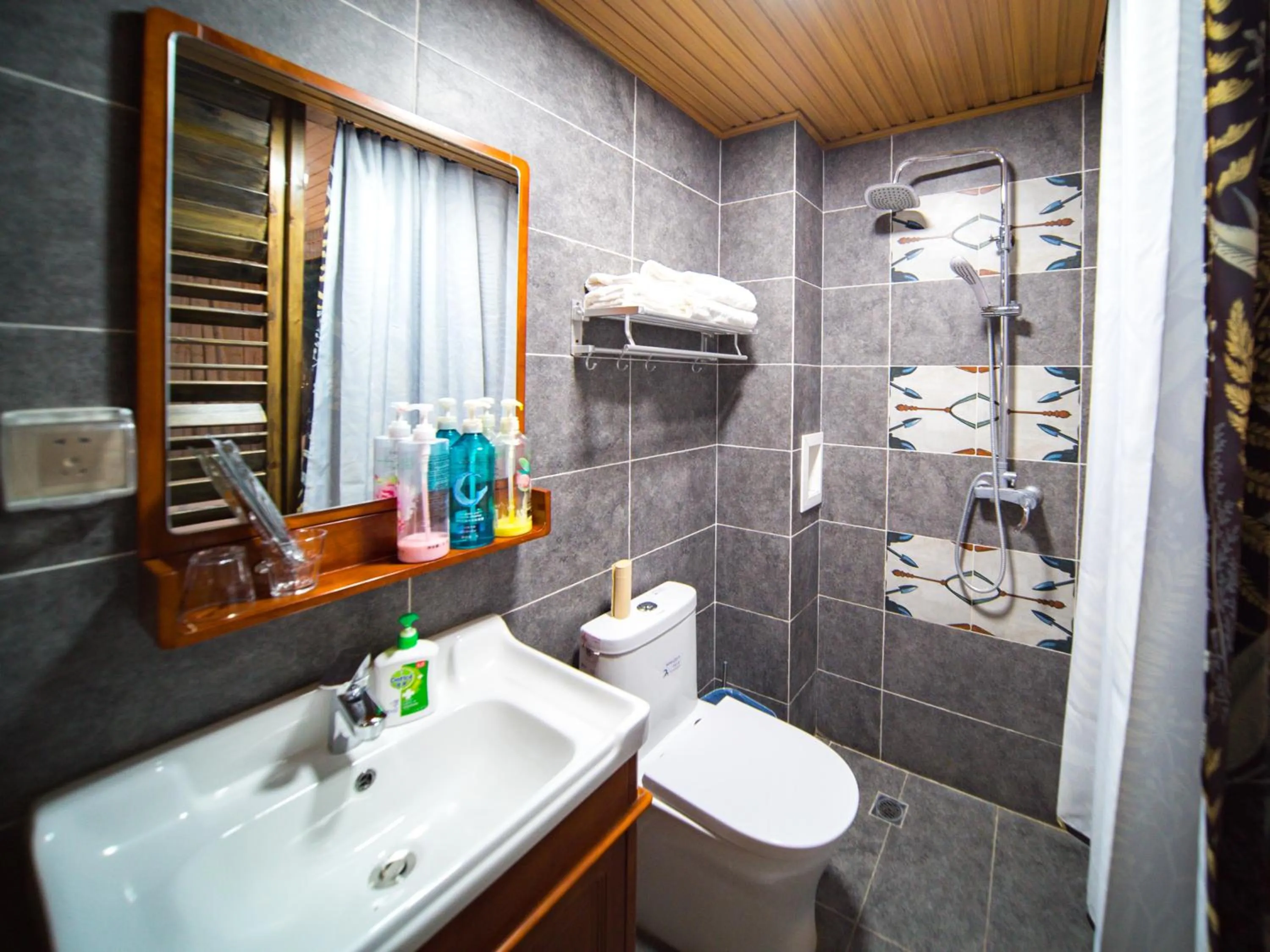 Toilet in Tuo Tuo Guest House