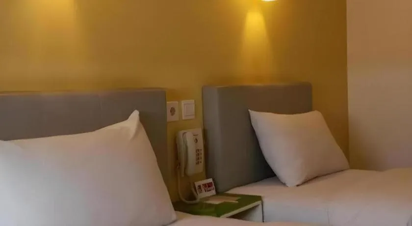 Amaris Hotel Panglima Polim 2