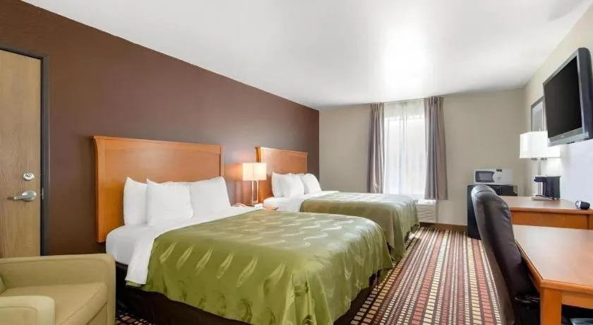 Bed in Quality Inn Kearney - Liberty