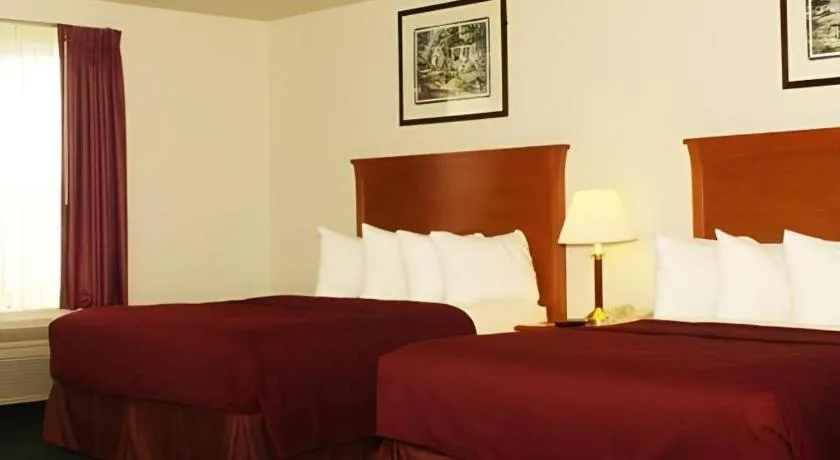 Bed in Quality Inn Kearney - Liberty