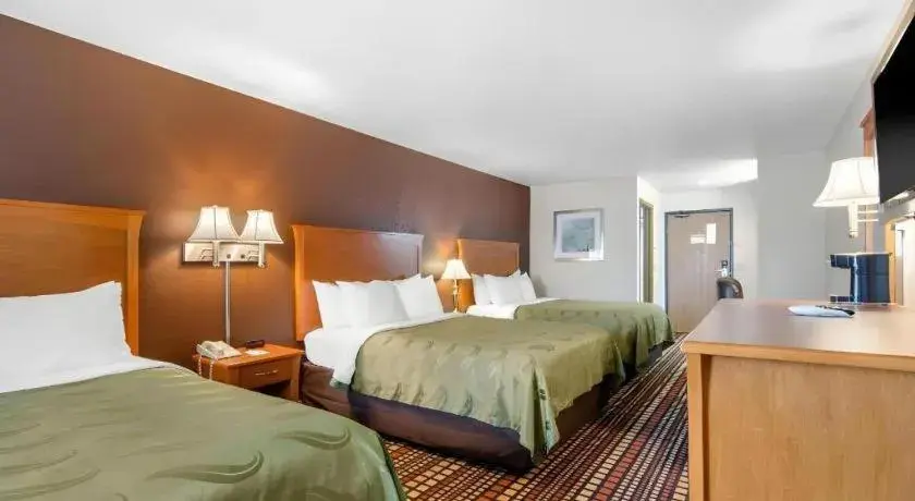 Bed in Quality Inn Kearney - Liberty Bed in Quality Inn Kearney - Liberty