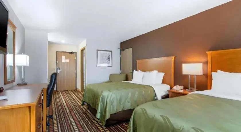 Bed in Quality Inn Kearney - Liberty Bed in Quality Inn Kearney - Liberty